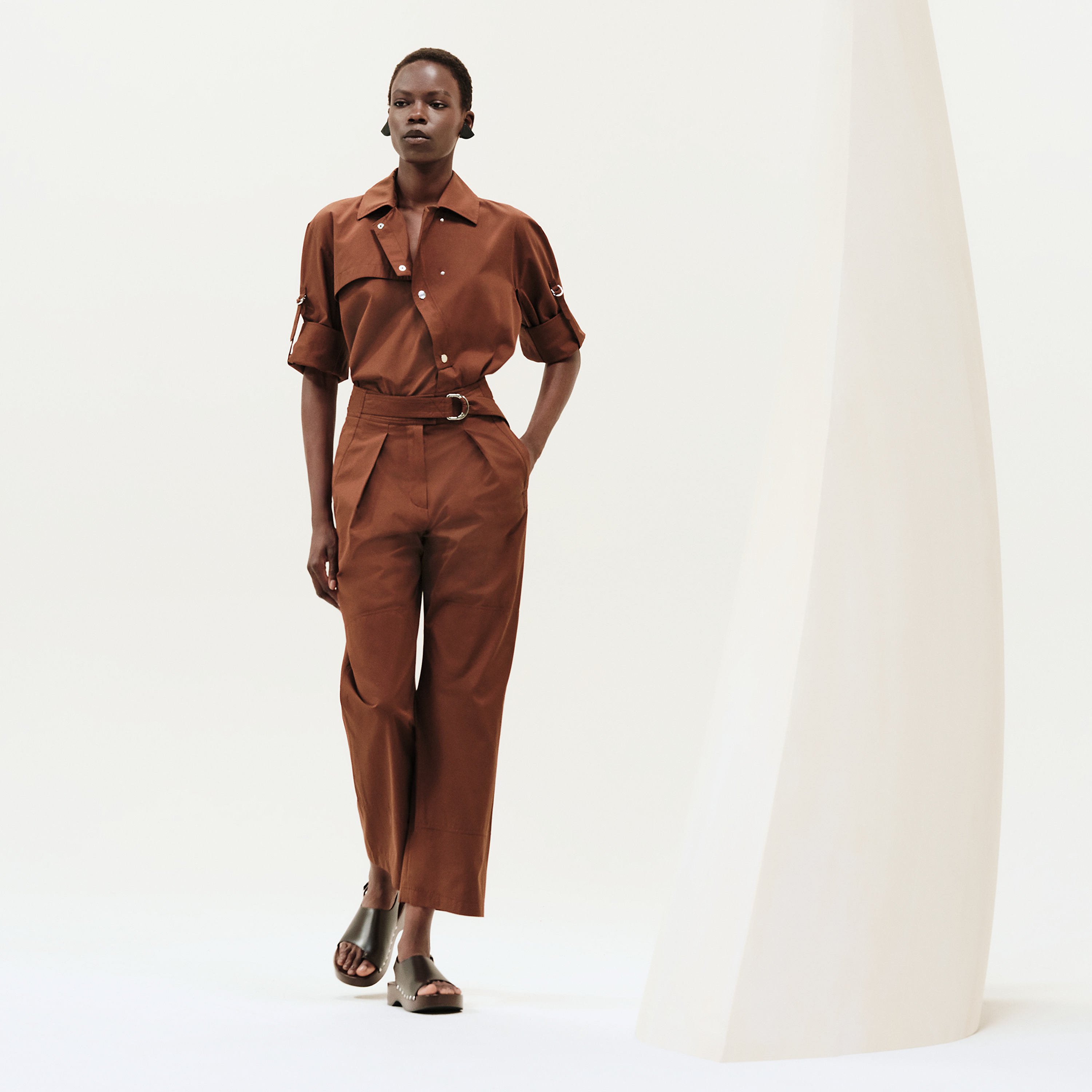 High-waisted chino pants
