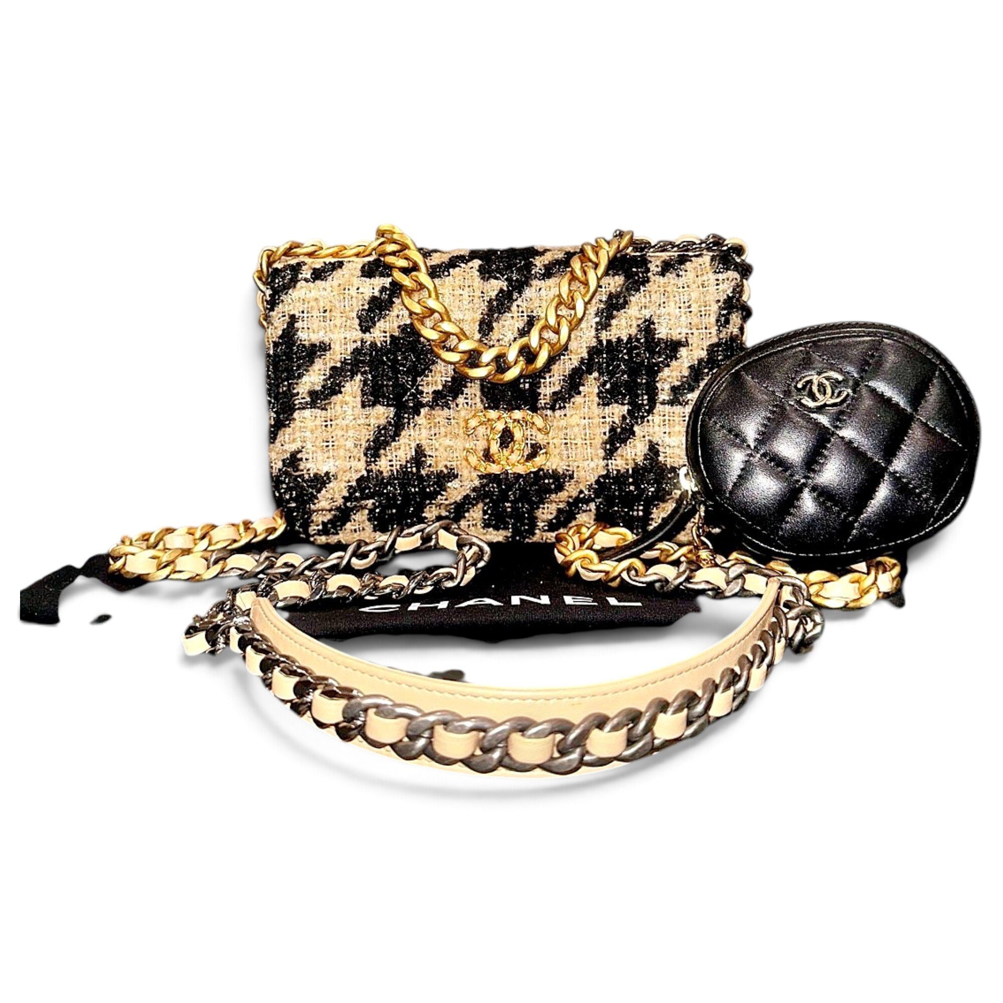 Wallet On Chain Chanel 19 tweed handbag