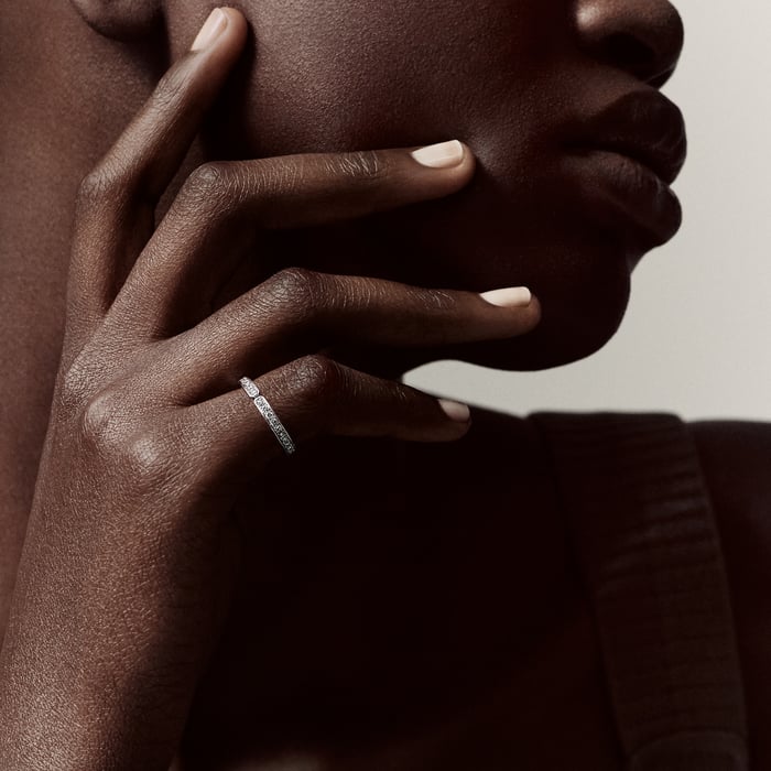 Sans Coloris Ever Kelly Wedding Band