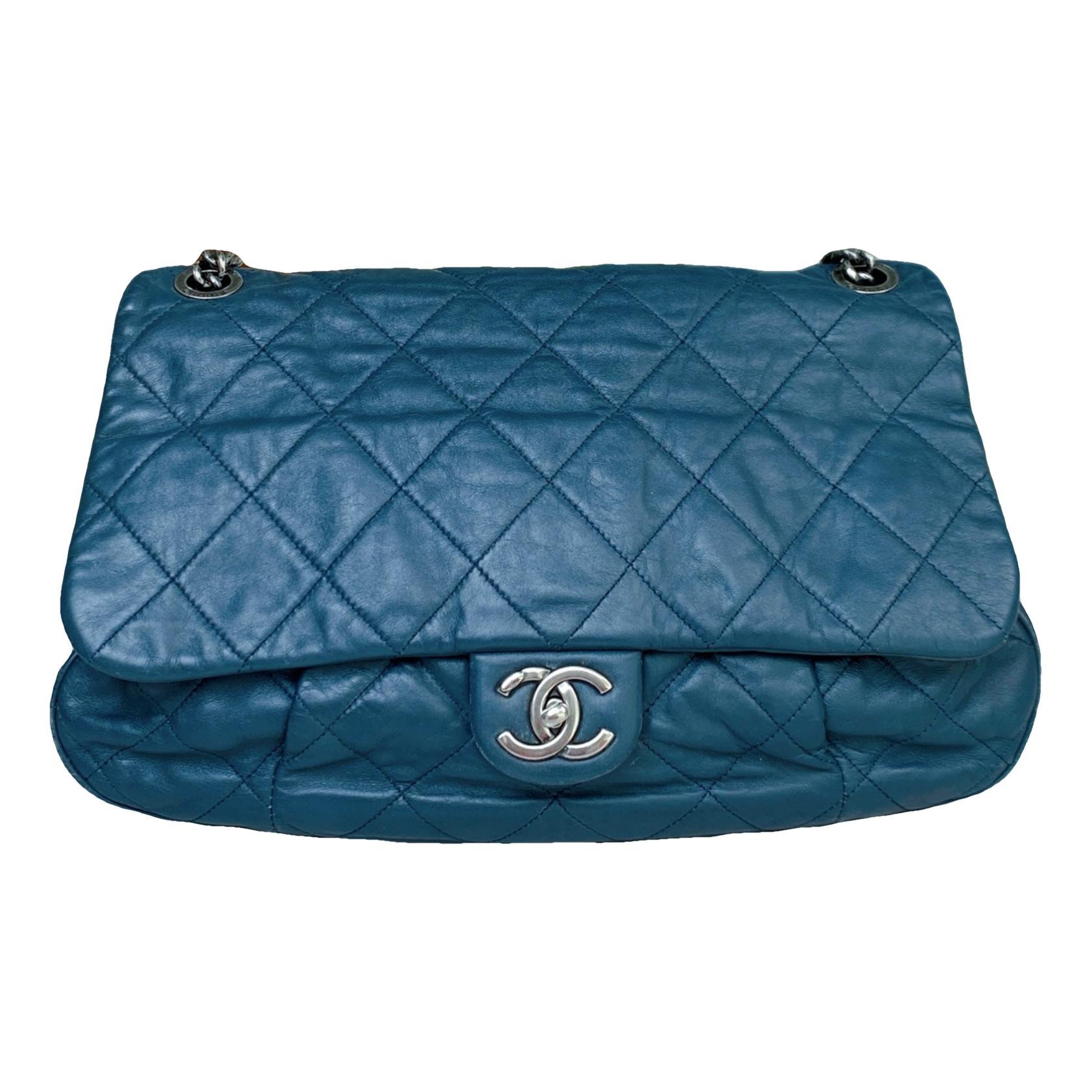 Timeless/Classique leather crossbody bag