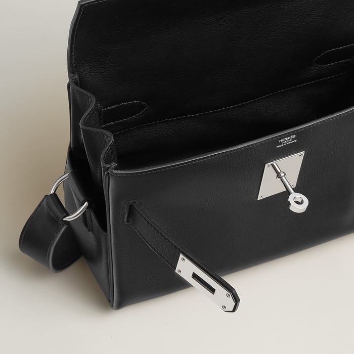 Noir Kelly Messenger Bag