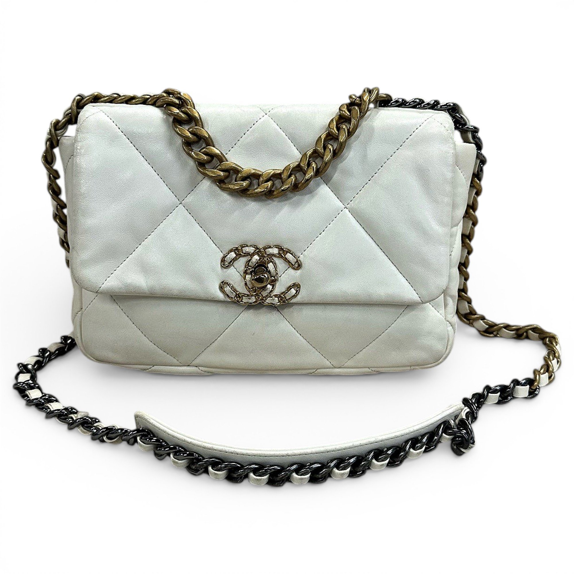 Chanel 19 leather handbag