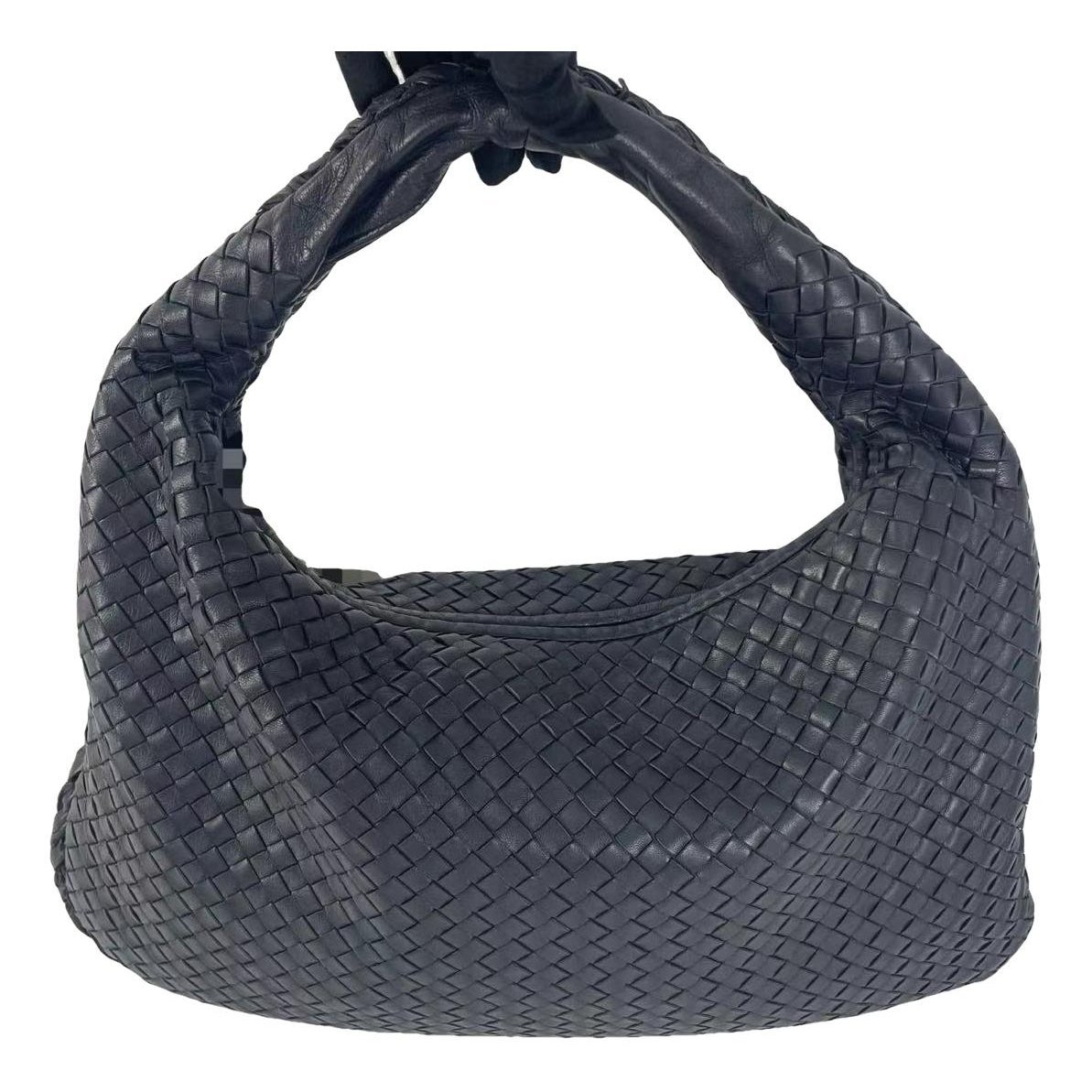 Veneta leather handbag
