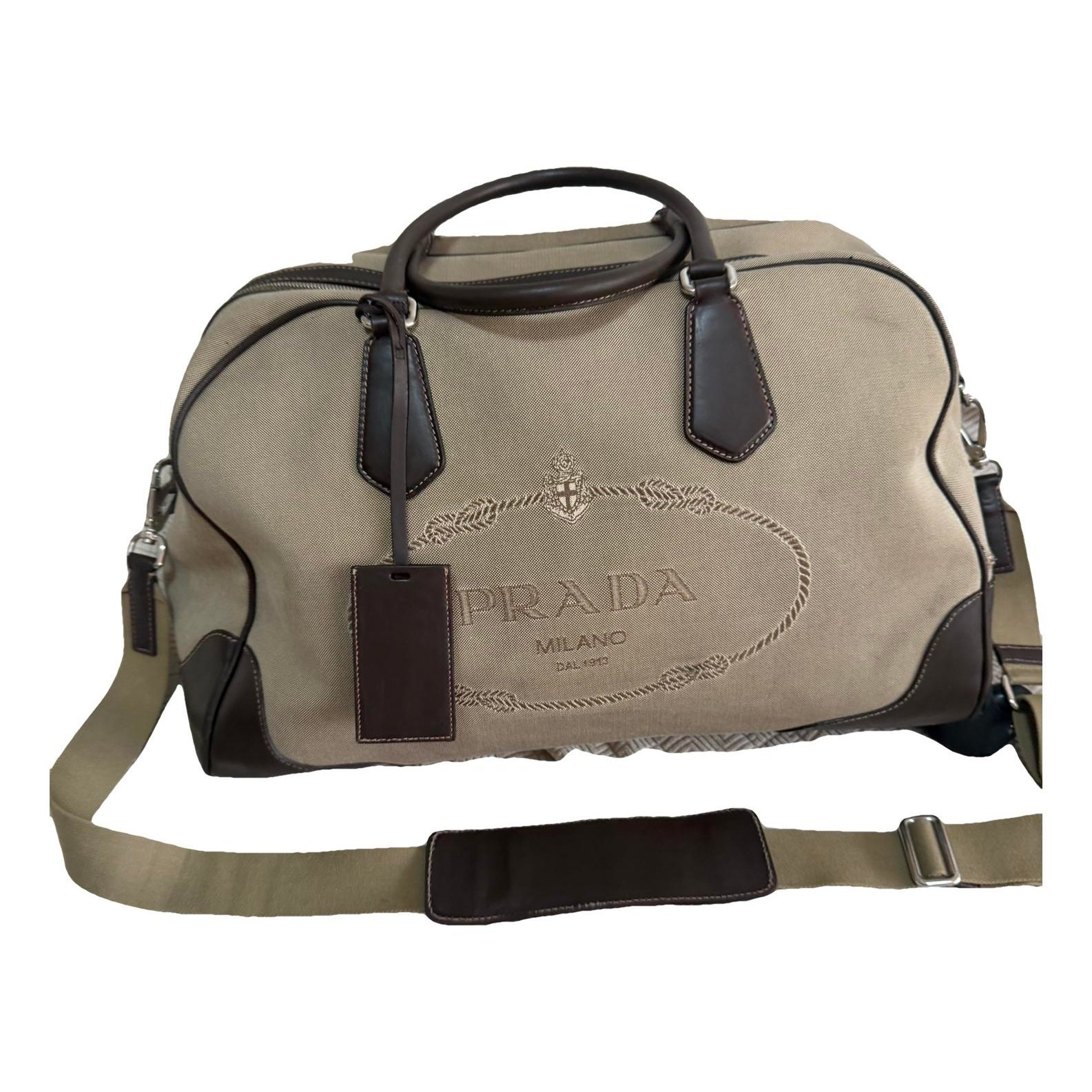 Leather travel bag
