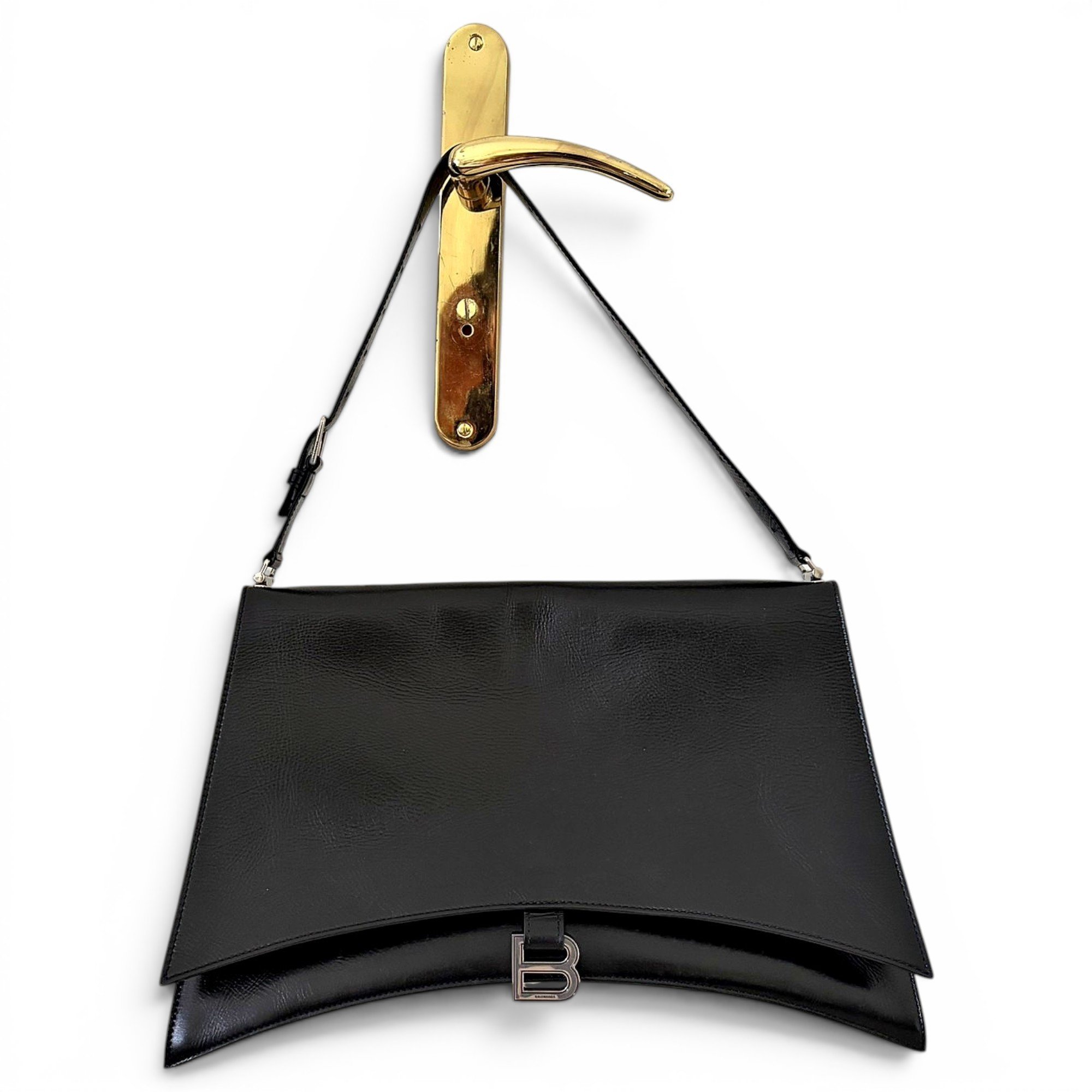 Crush leather handbag