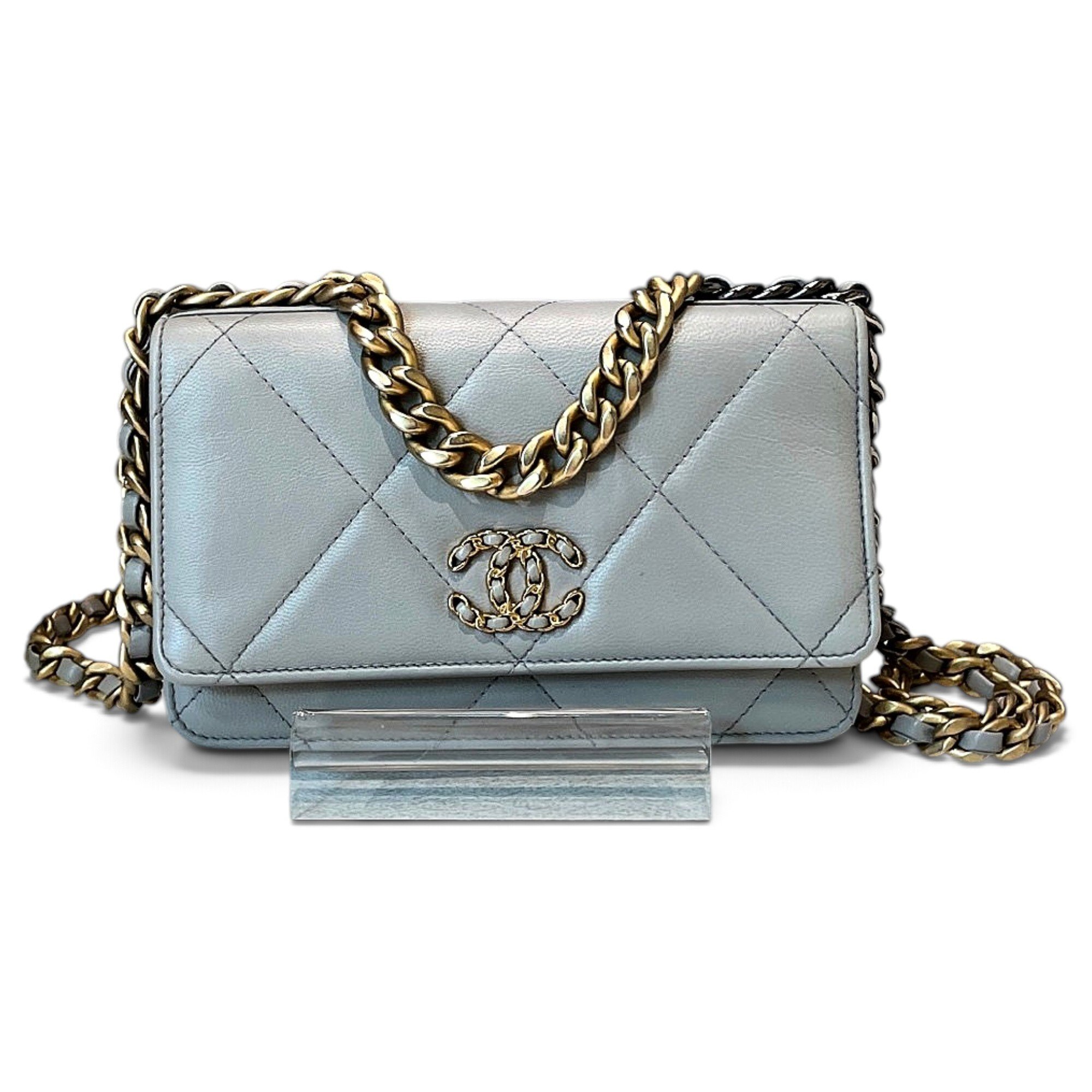 Wallet On Chain Chanel 19 leather handbag