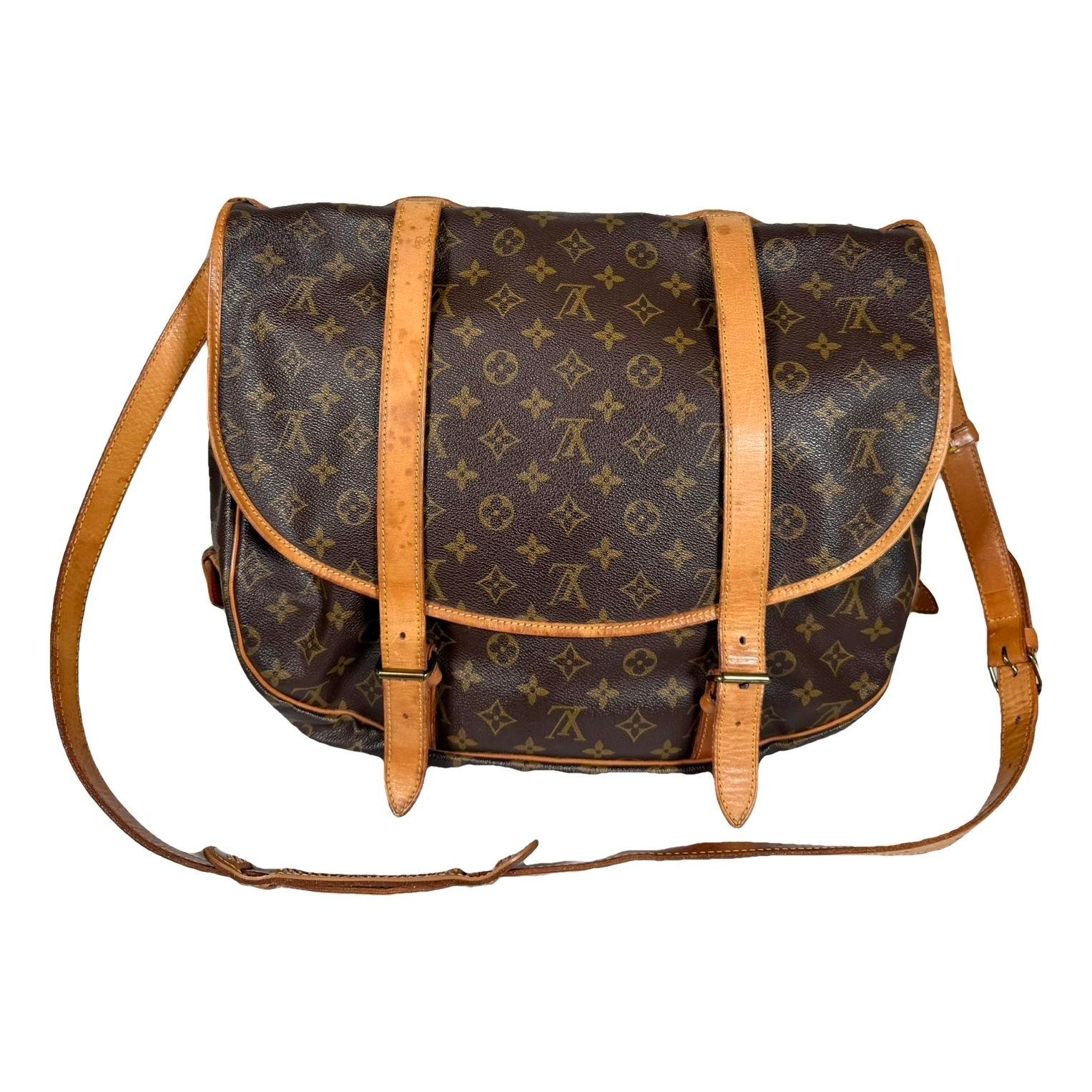Saumur leather crossbody bag