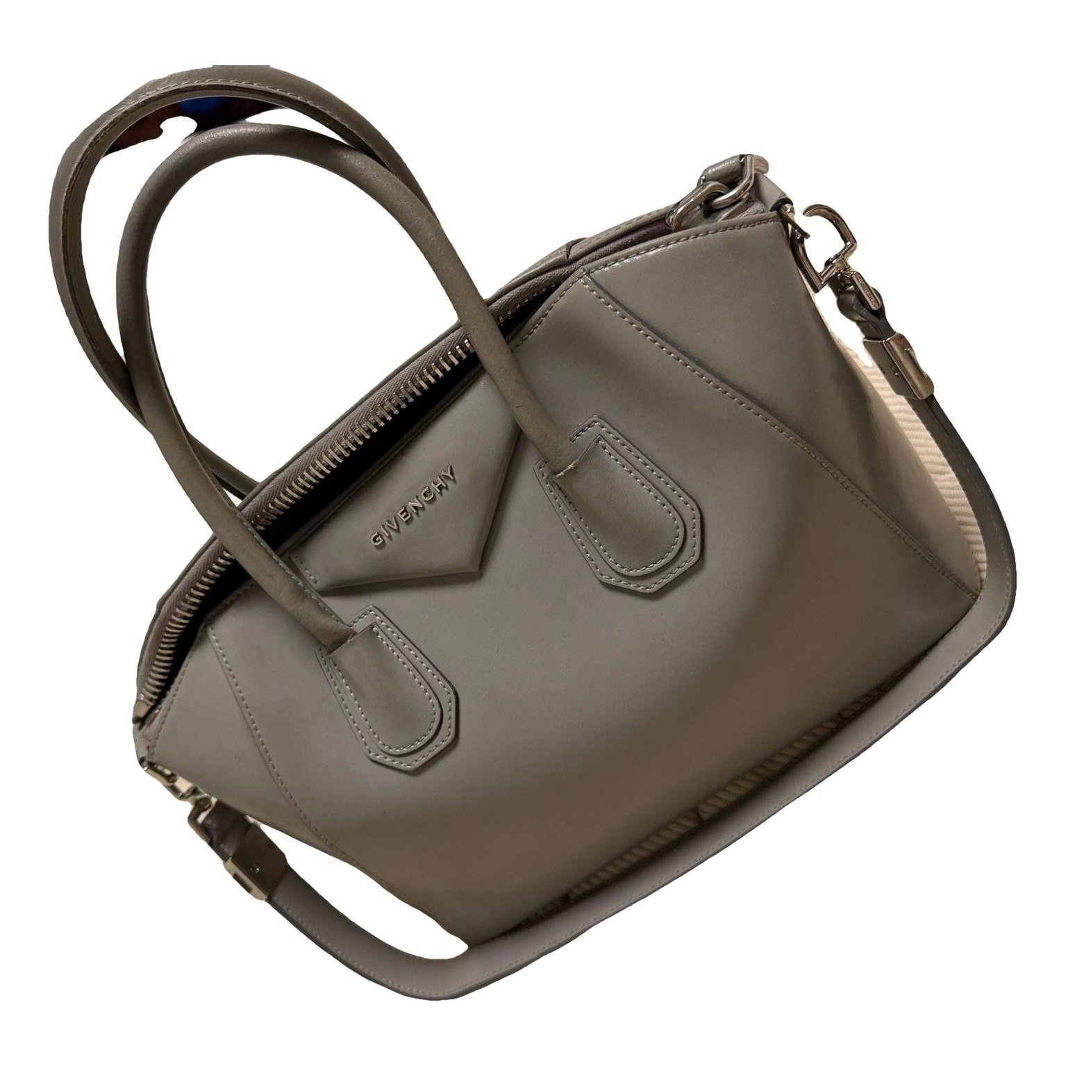 Antigona leather handbag