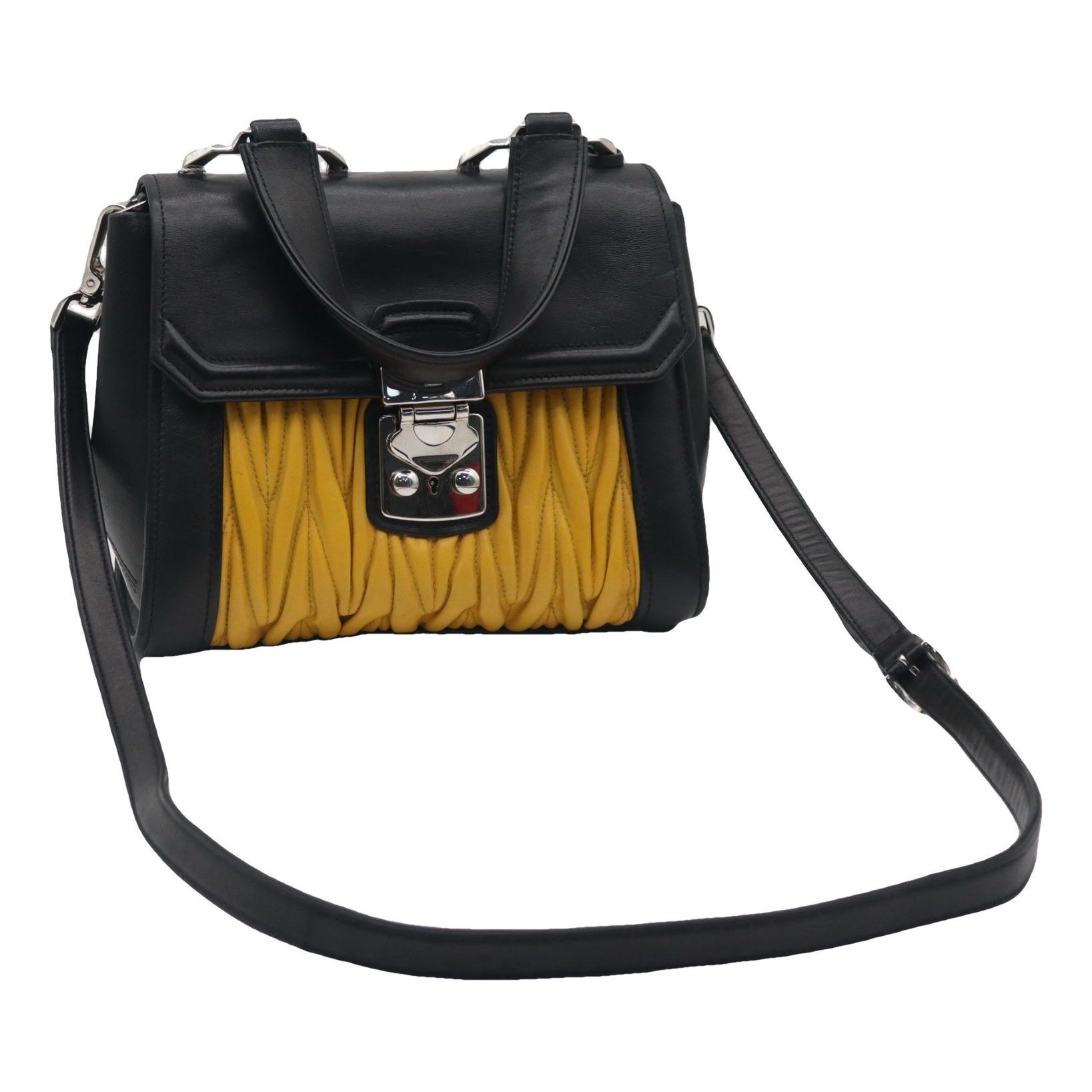 Matelassé leather handbag