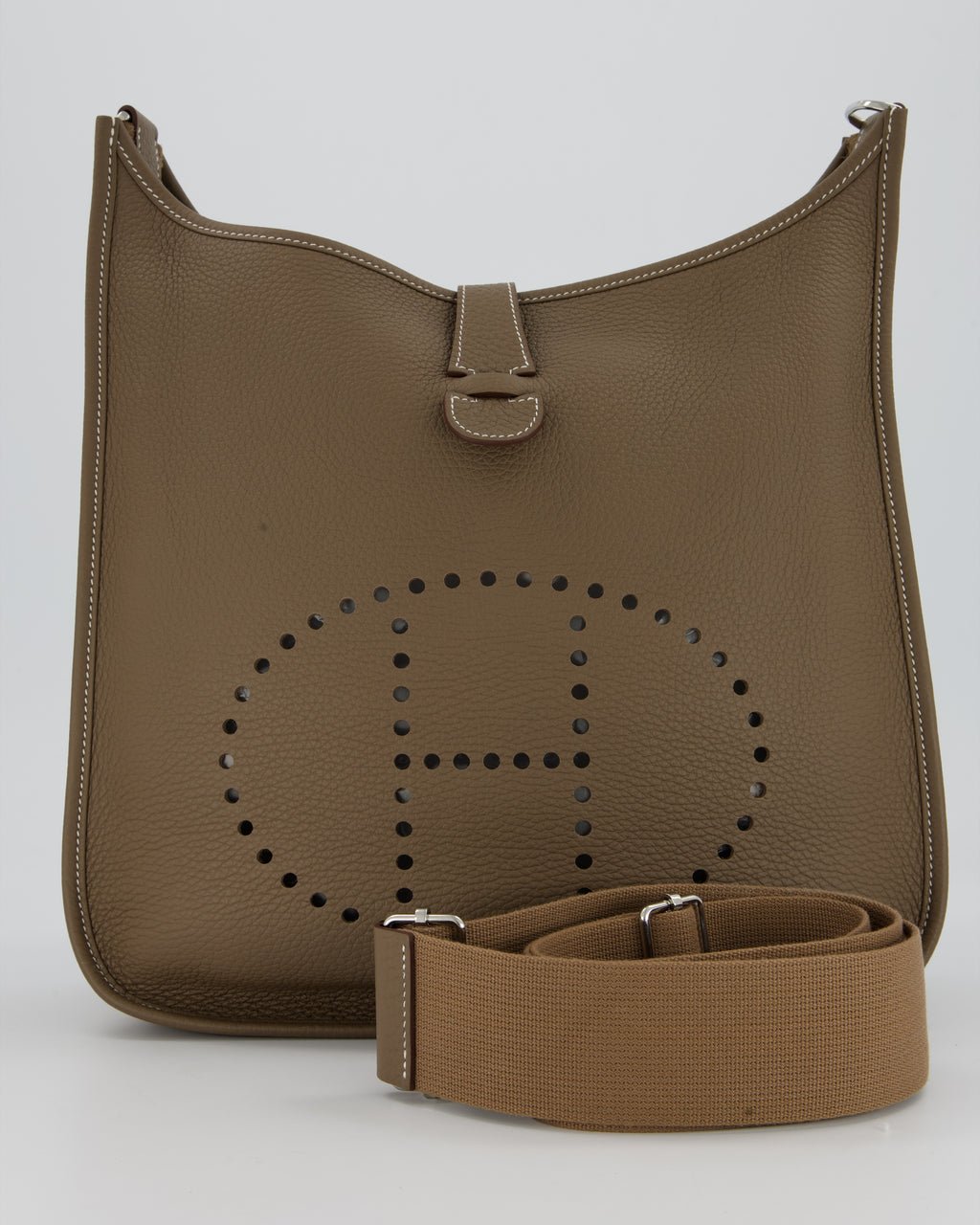 Hermès Evelyne III 29 Bag in Etoupe Taurillon Clemence Leather with Palladium Hardware