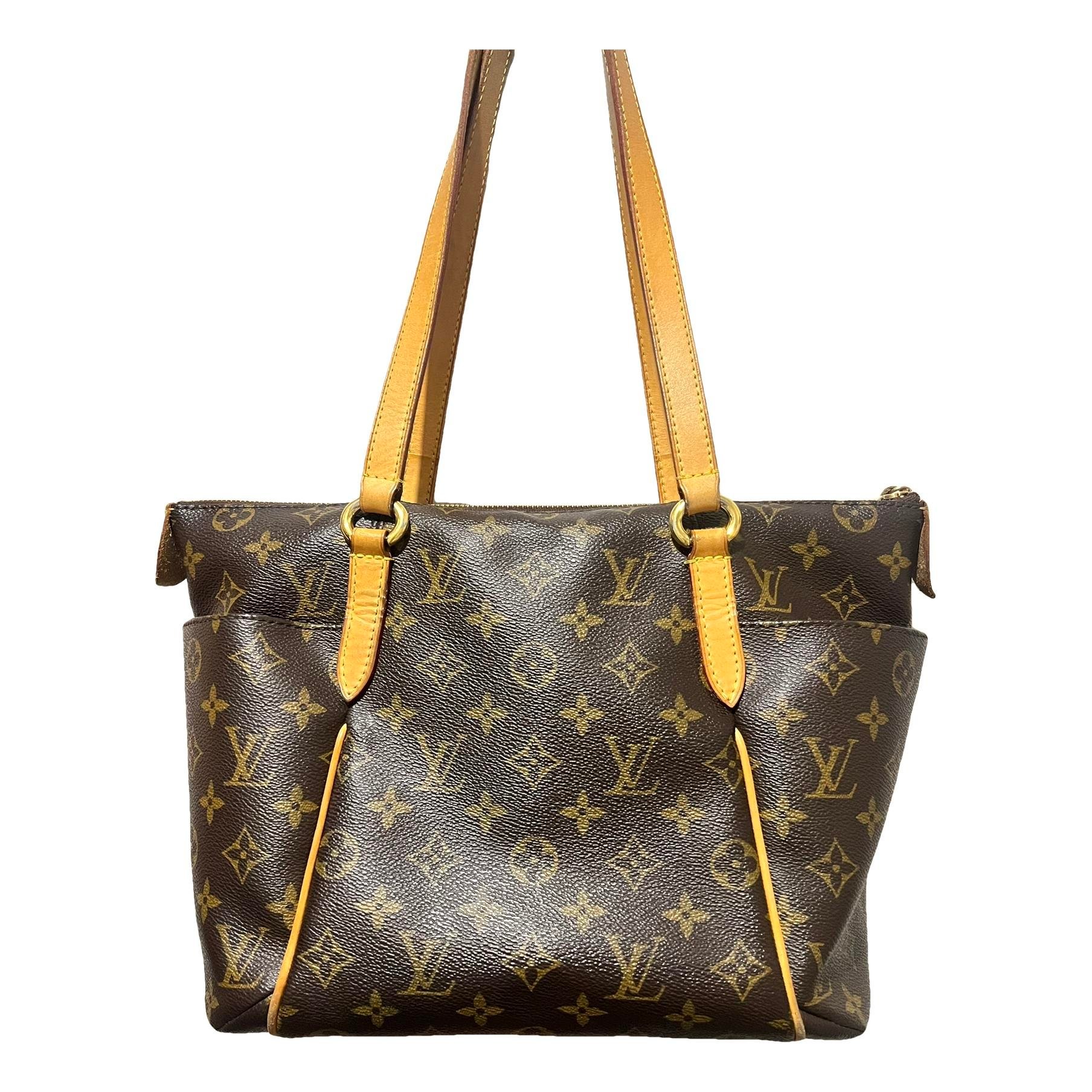 Totally leather handbag
