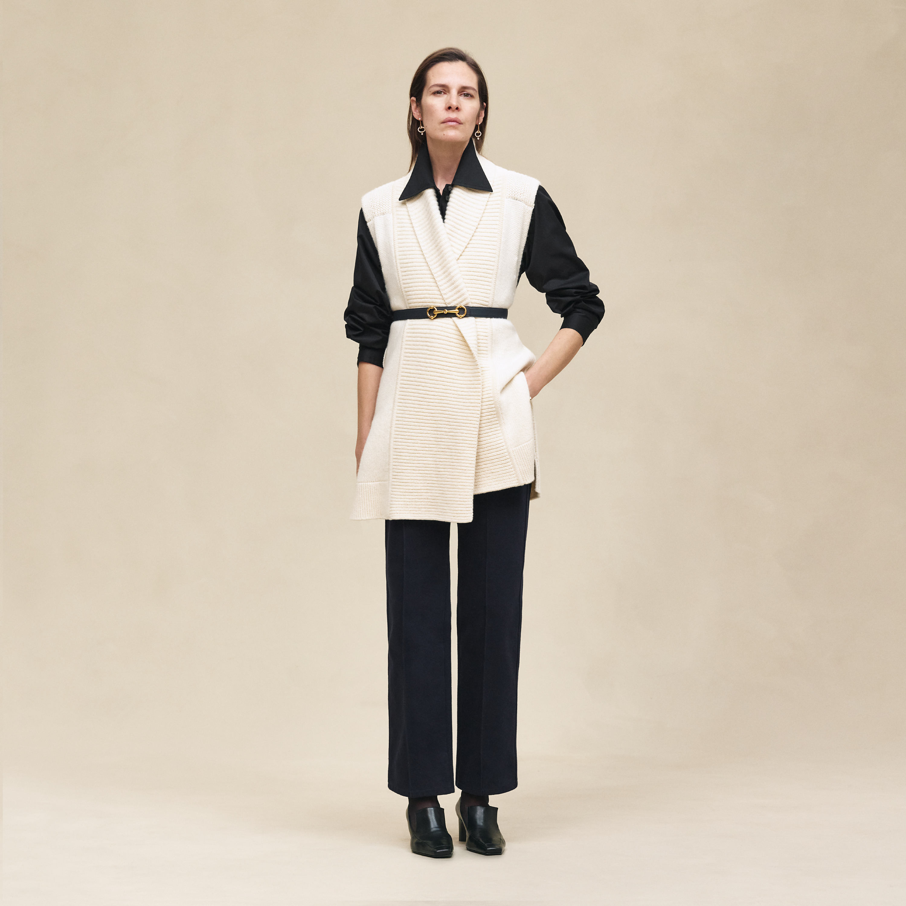 Cardigan ceinturé sans manches en cachemire
