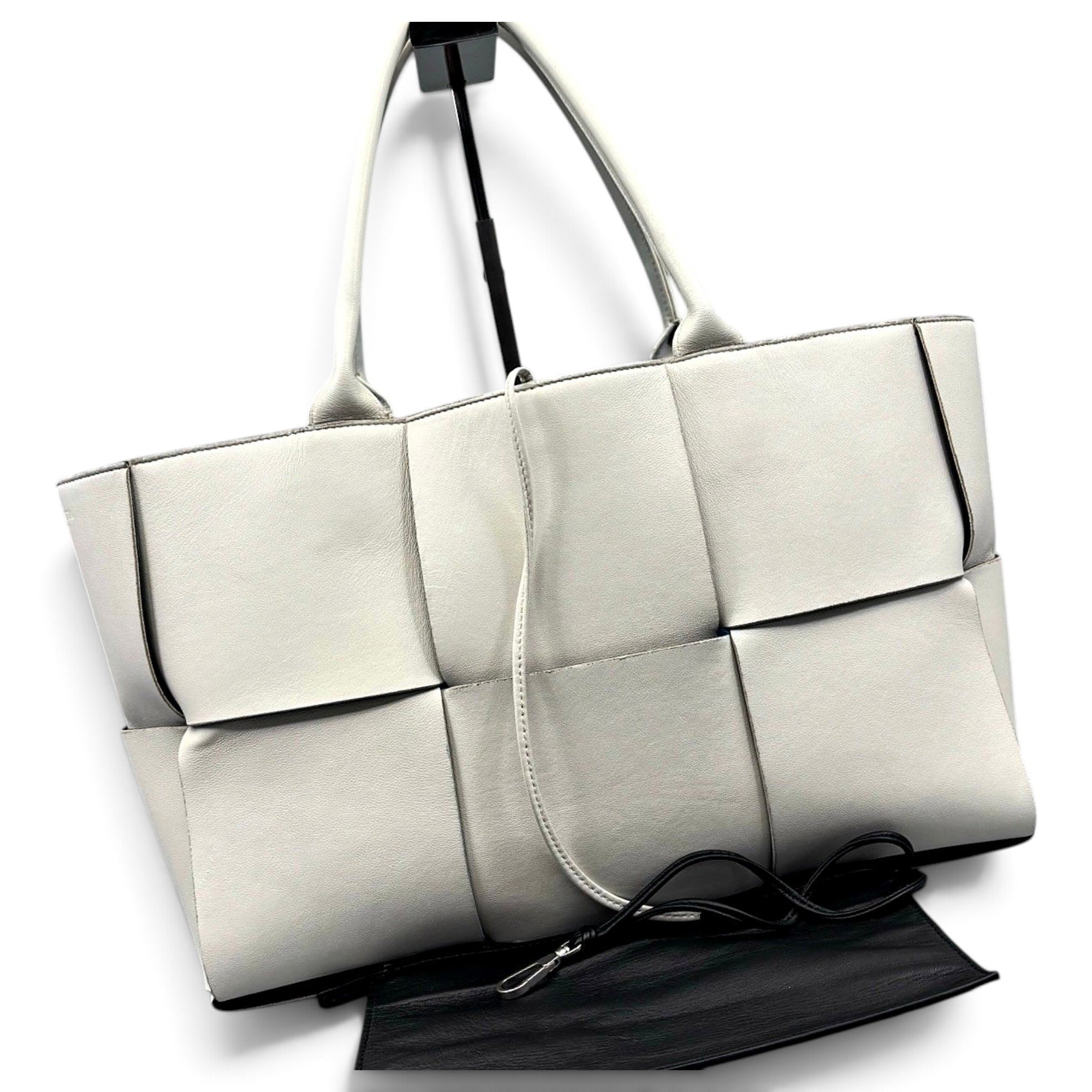 Arco leather handbag