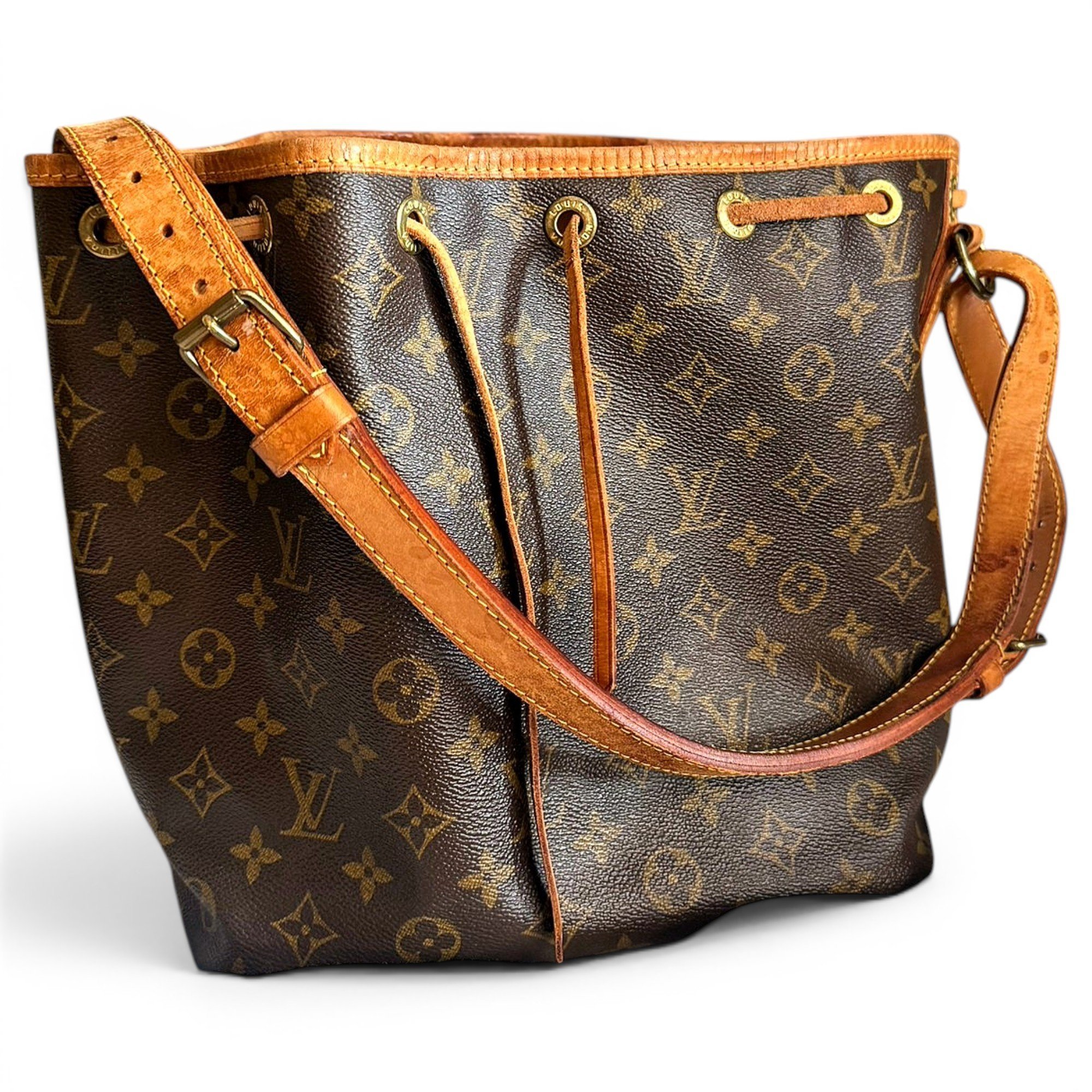 Noé leather handbag