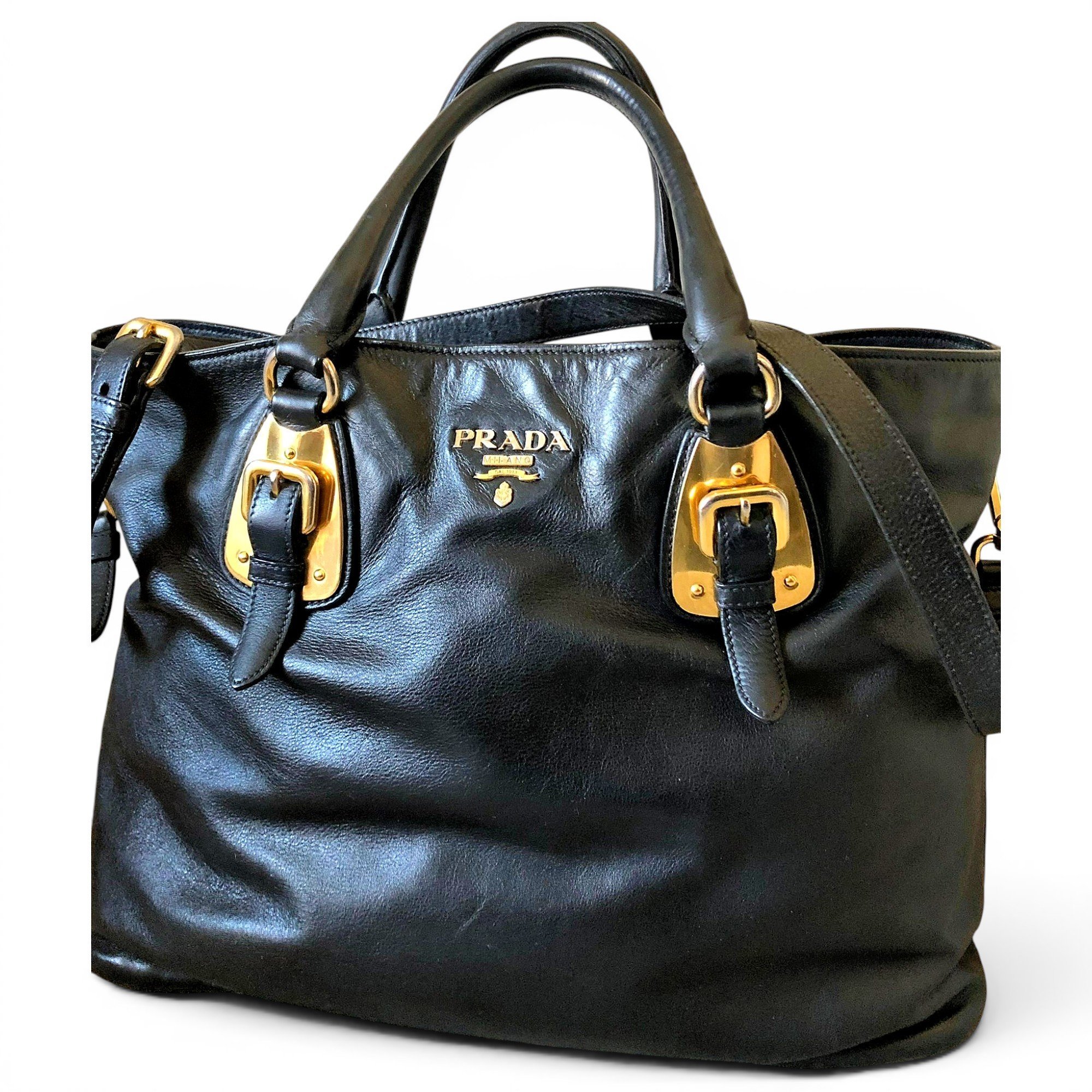 Buckle leather tote