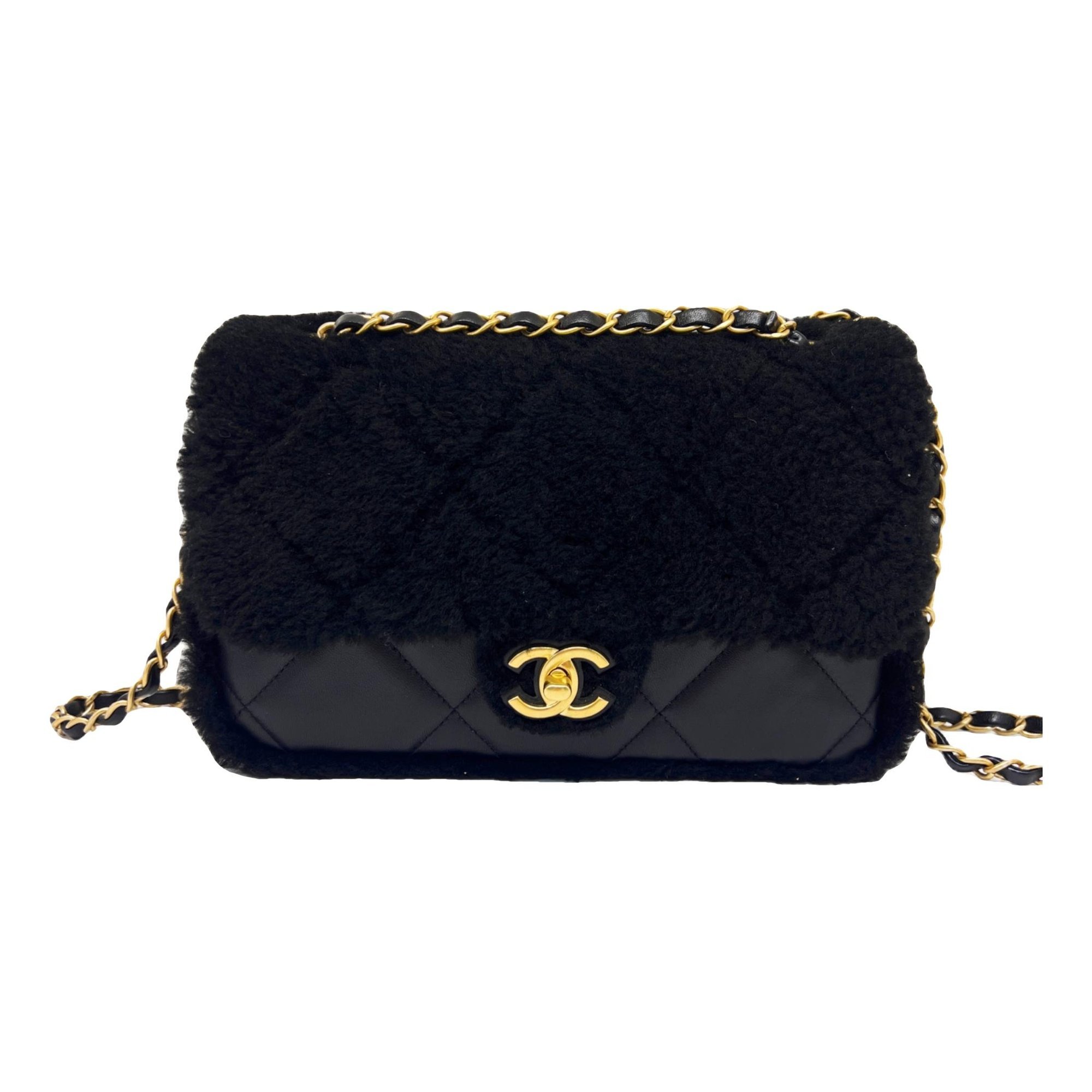 Timeless/Classique leather crossbody bag