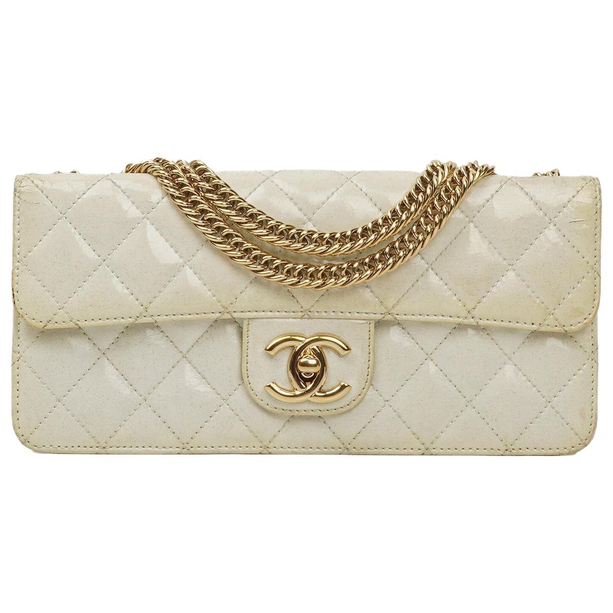 Timeless/Classique patent leather handbag