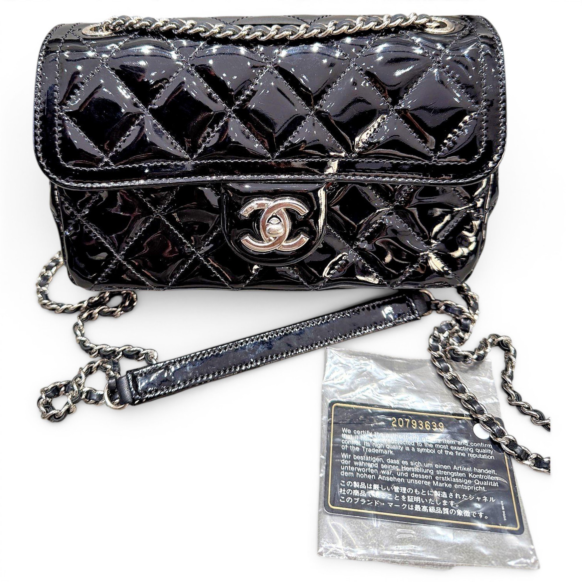 Timeless/Classique patent leather handbag