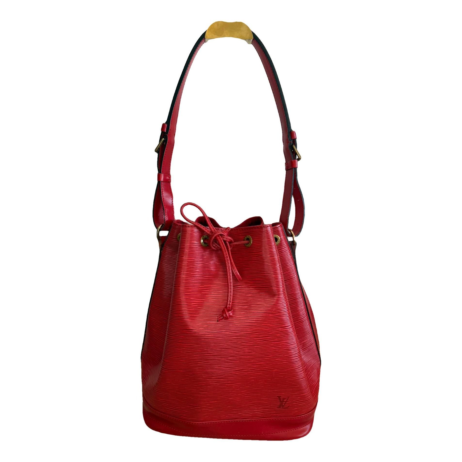 Noé leather handbag