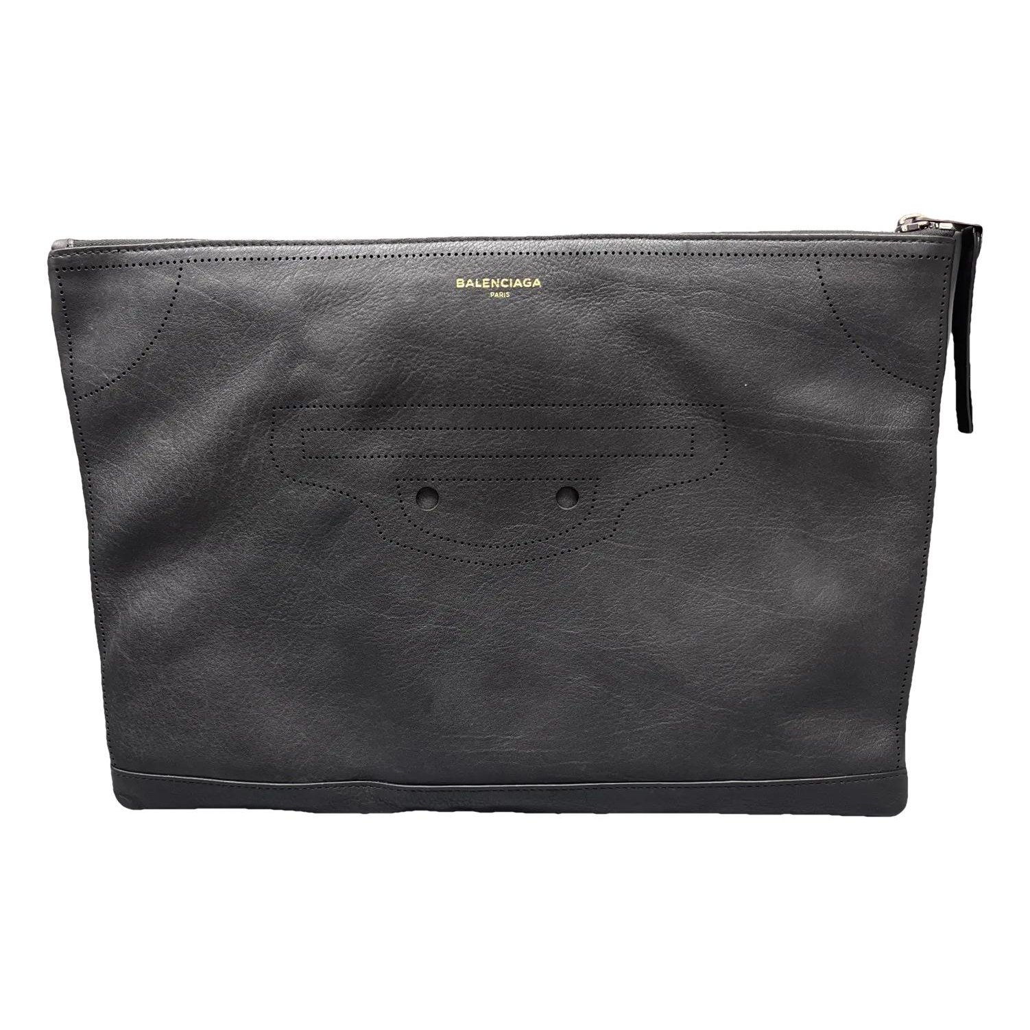 City Clip leather clutch bag