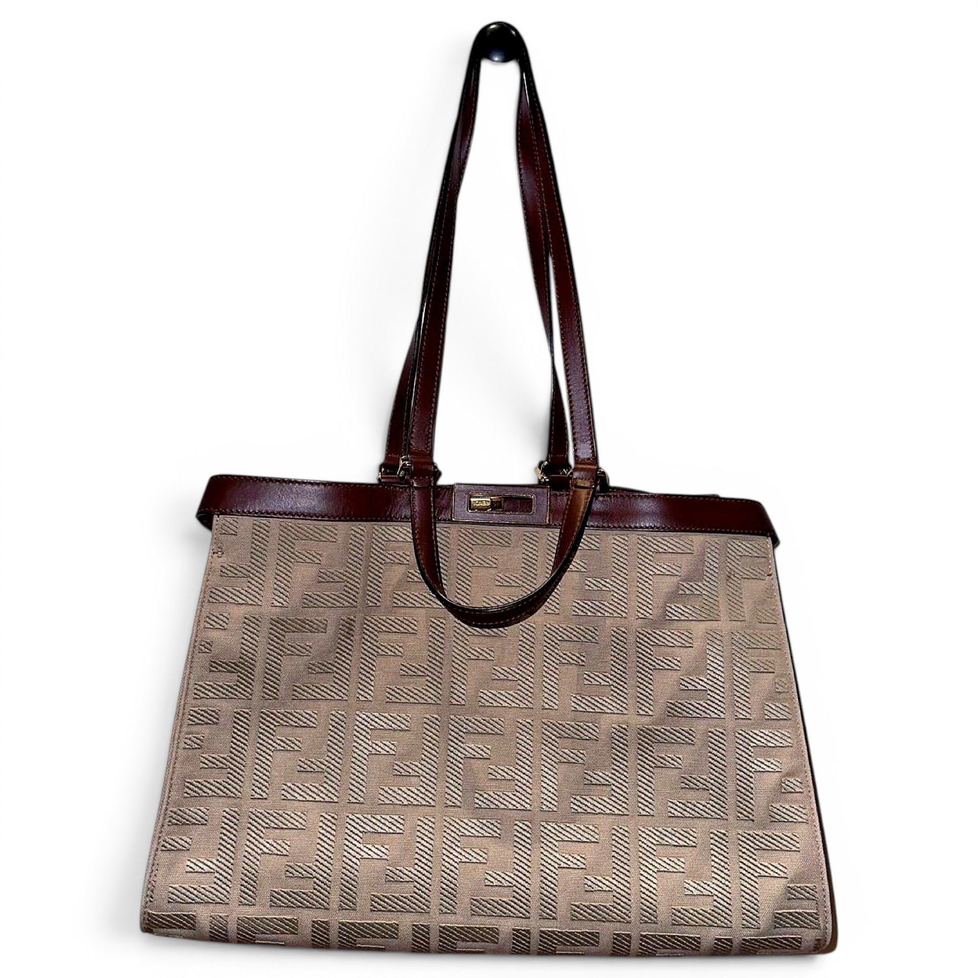 Peekaboo cloth tote