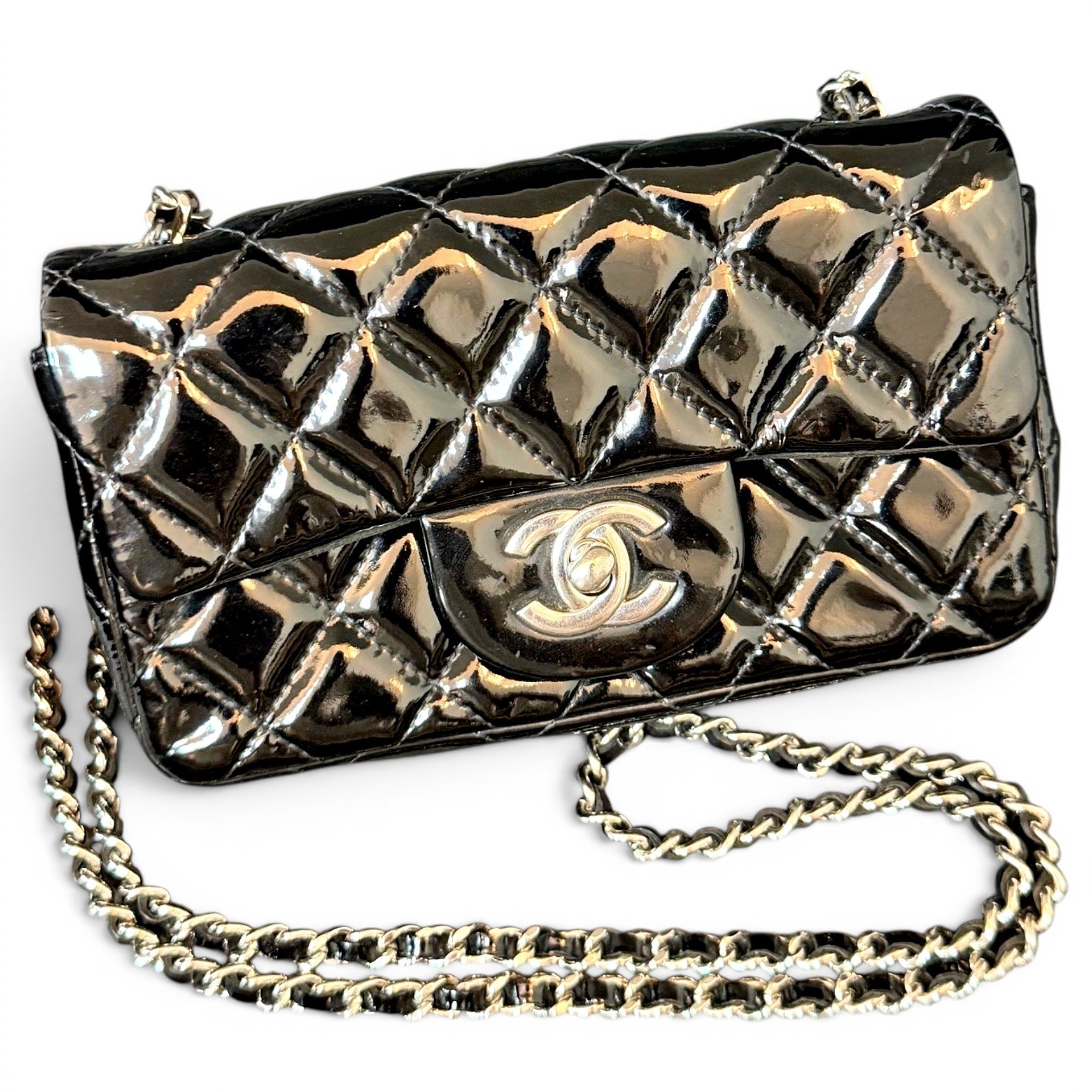 Timeless/Classique patent leather crossbody bag