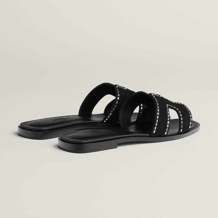 Noir Oran Sandal