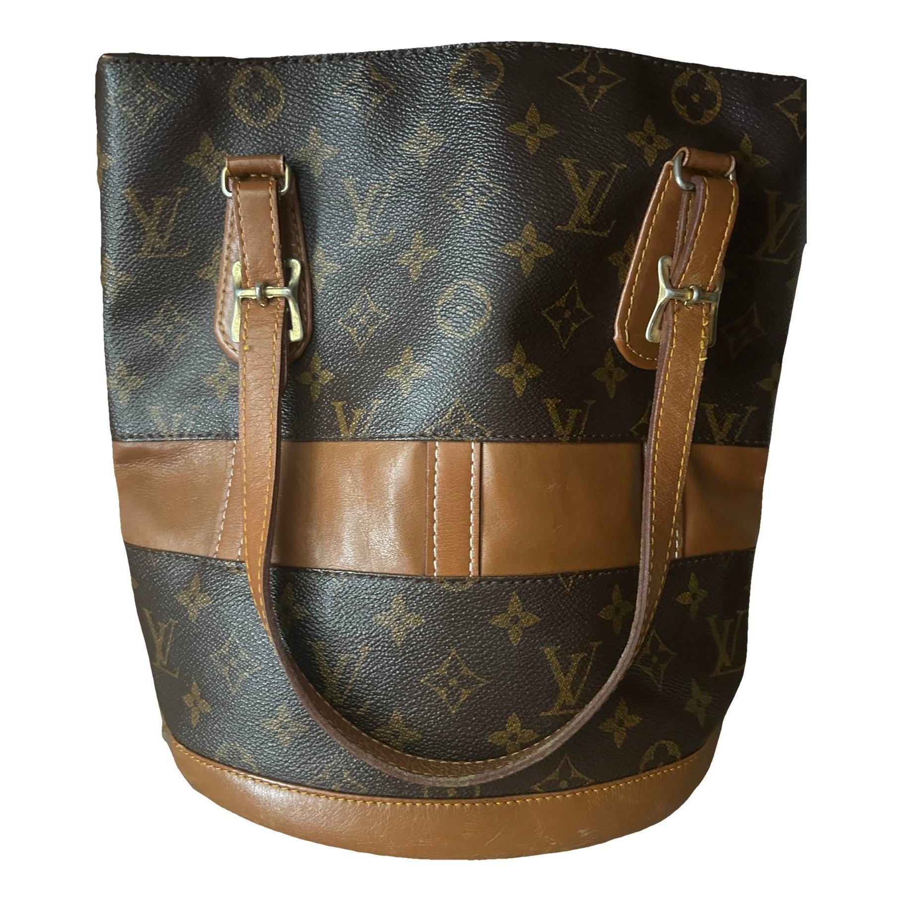 Bucket leather handbag