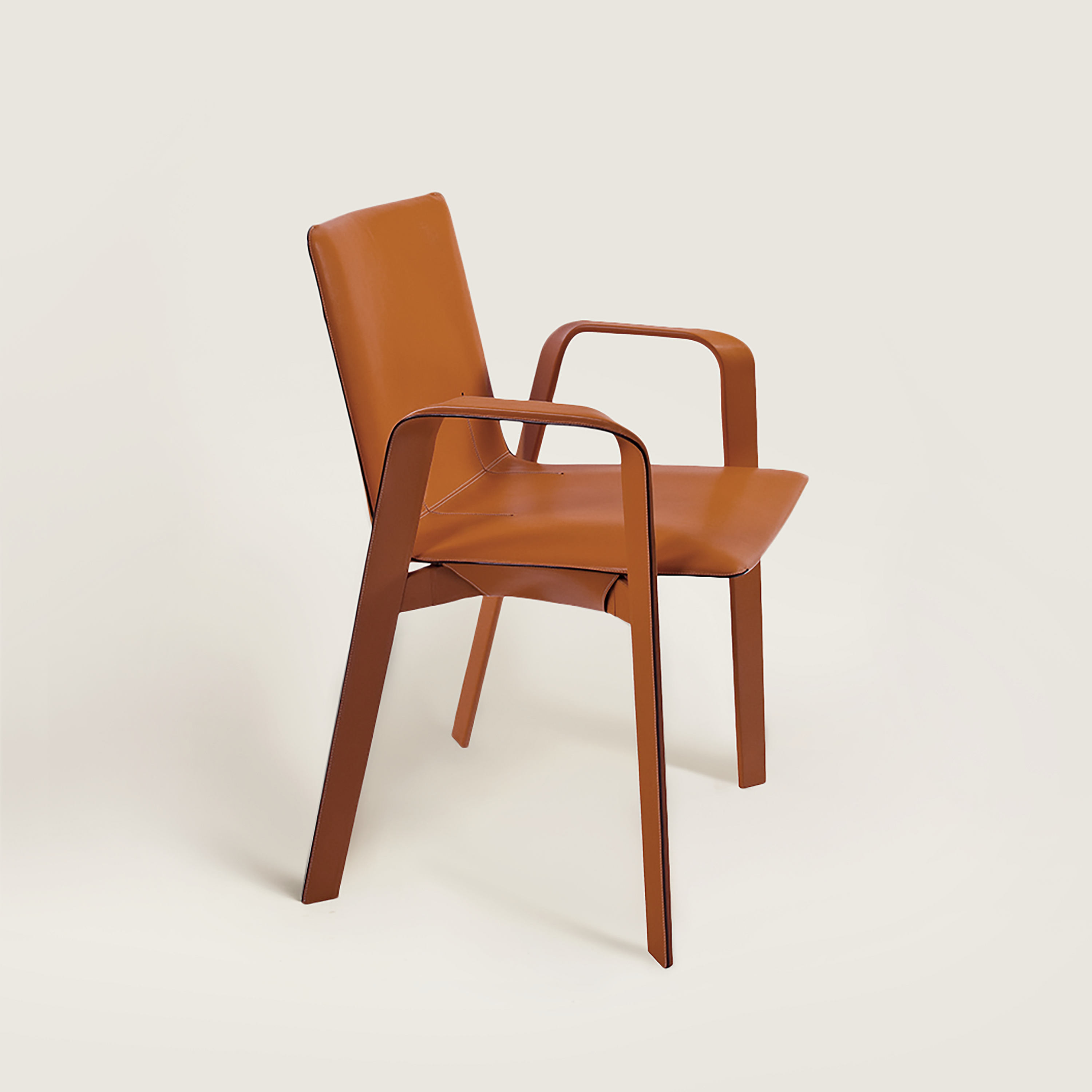 Sellier chair with armrests