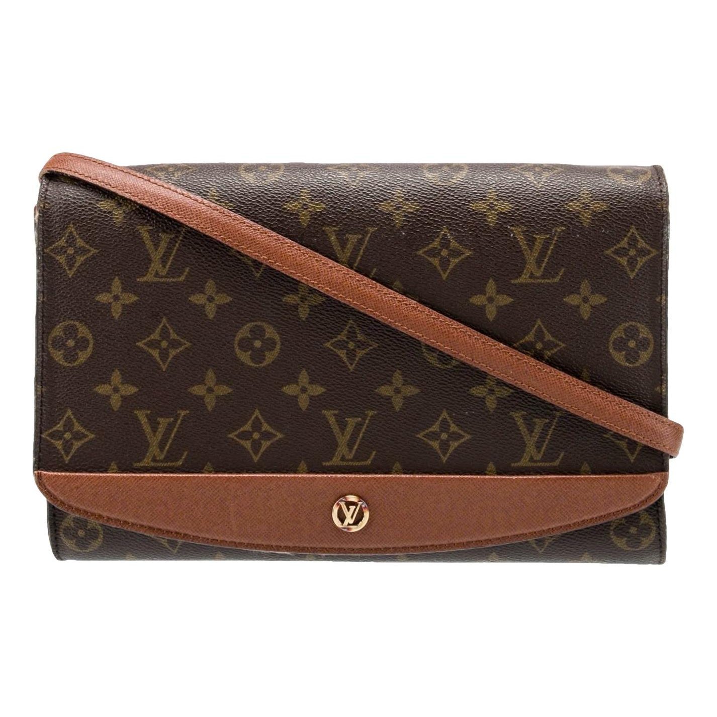 Bordeaux leather handbag
