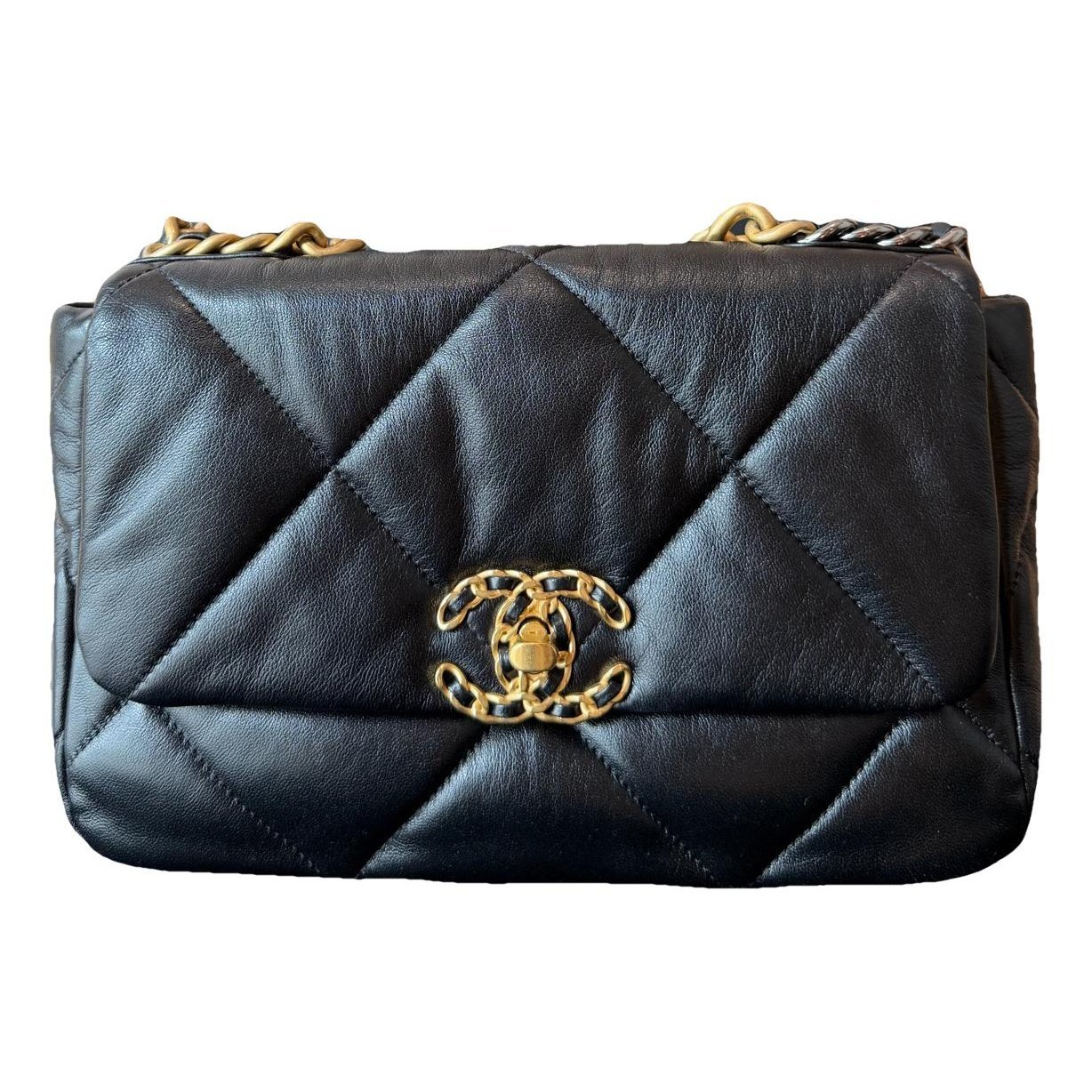 Chanel 19 leather handbag