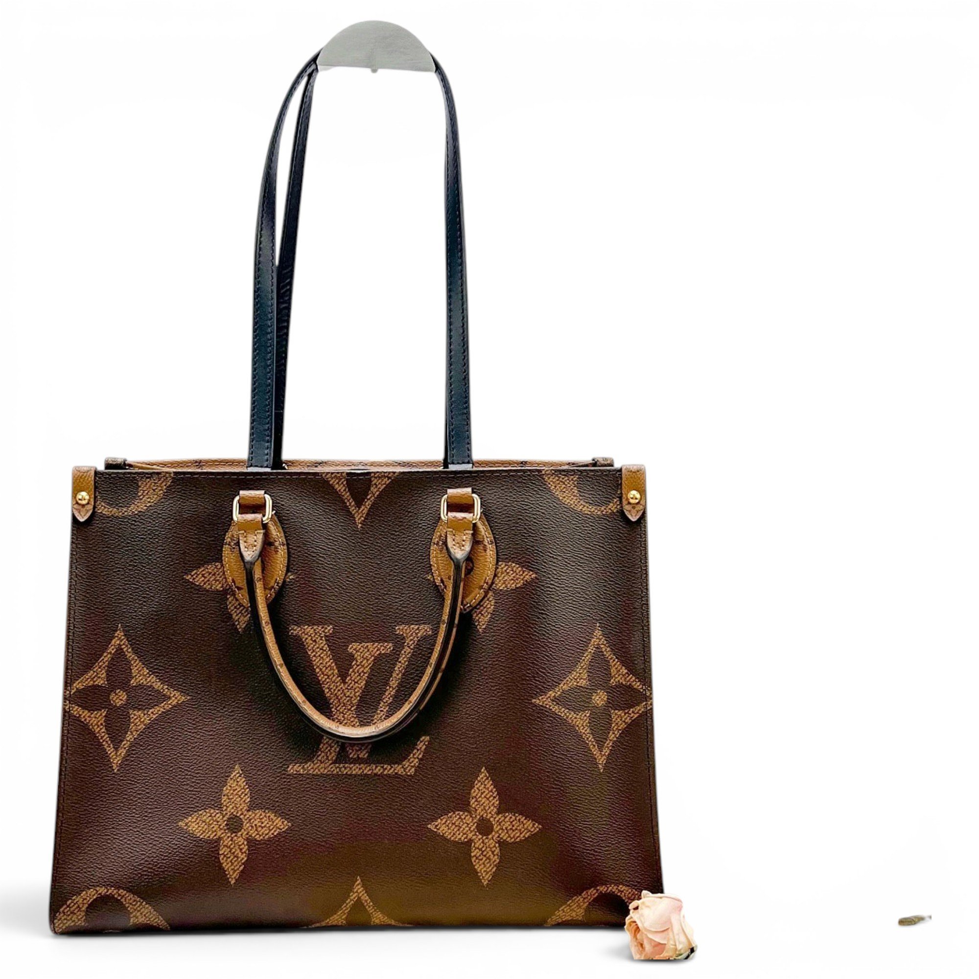Onthego leather handbag