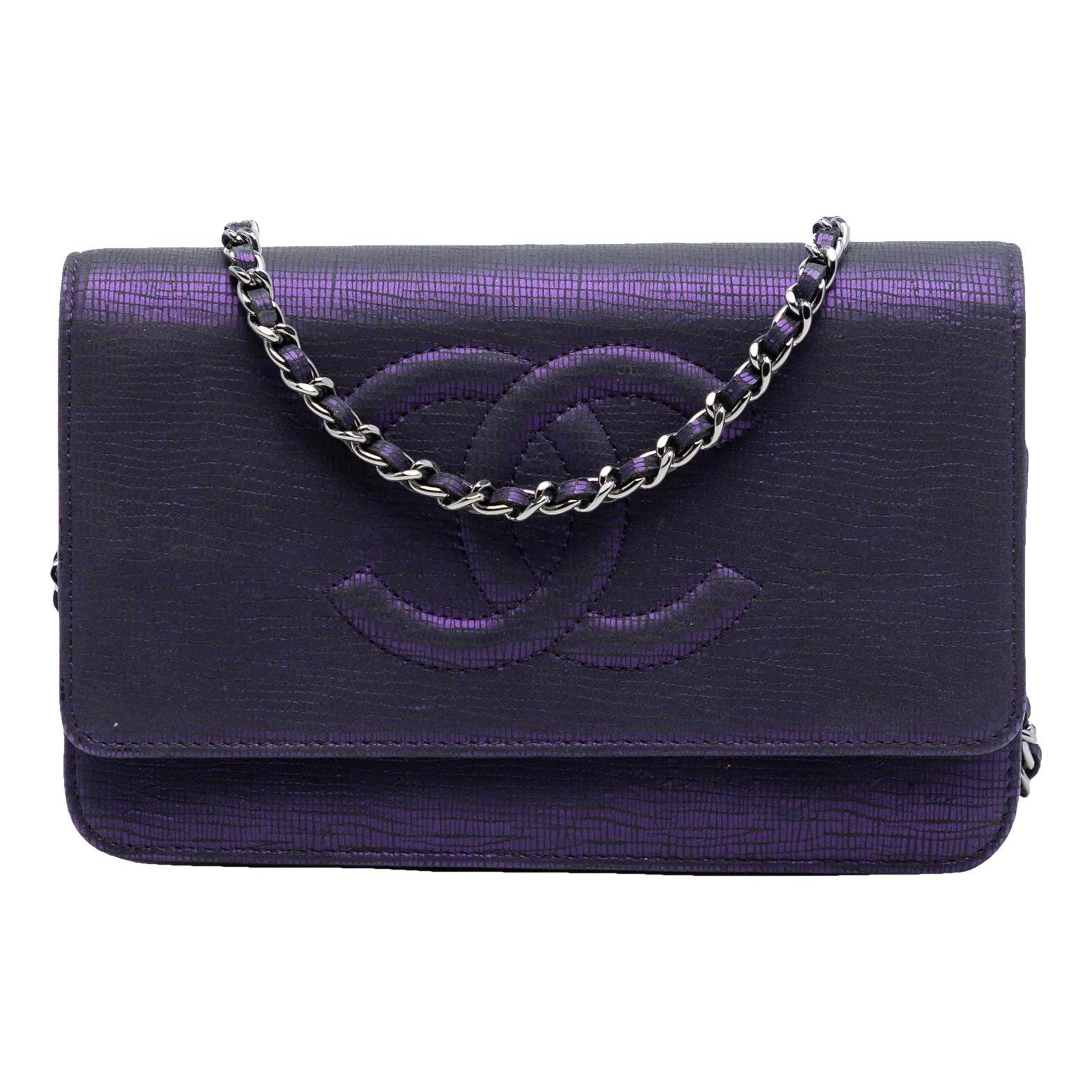 Wallet On Chain leather crossbody bag