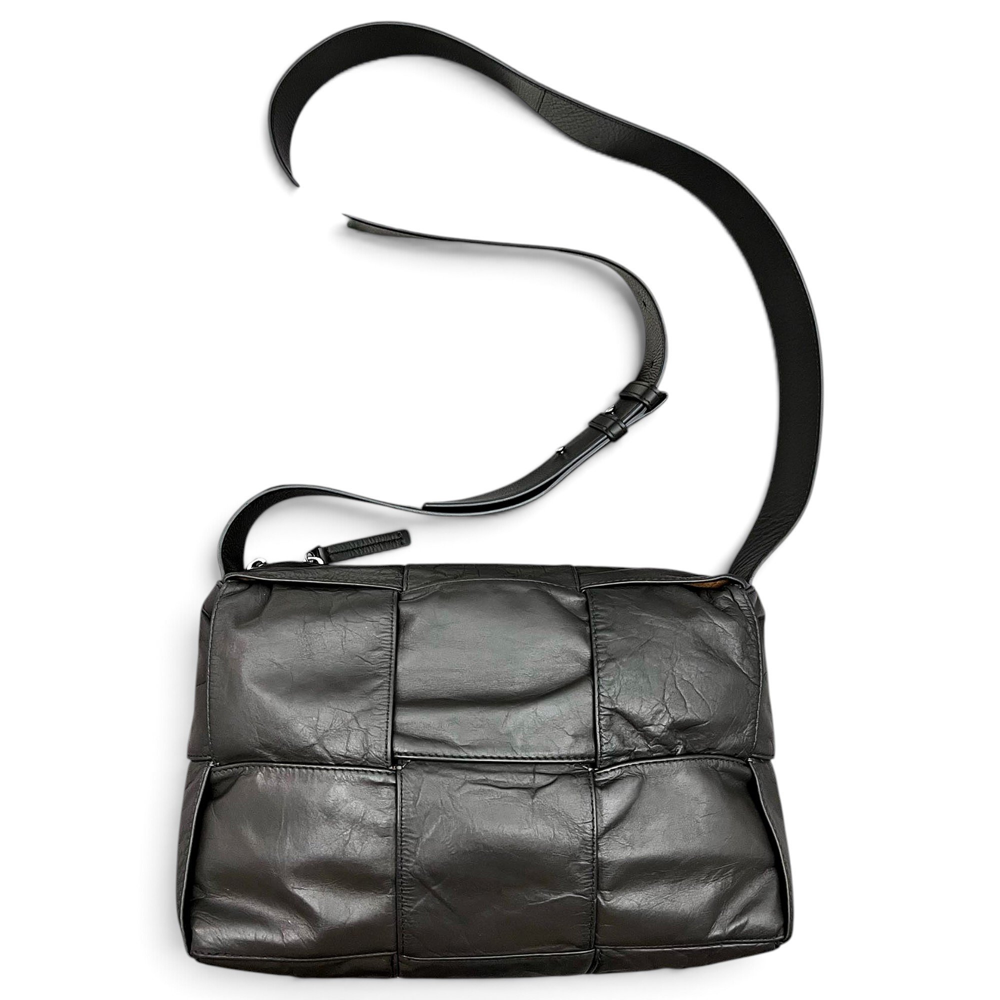 Cassette leather handbag