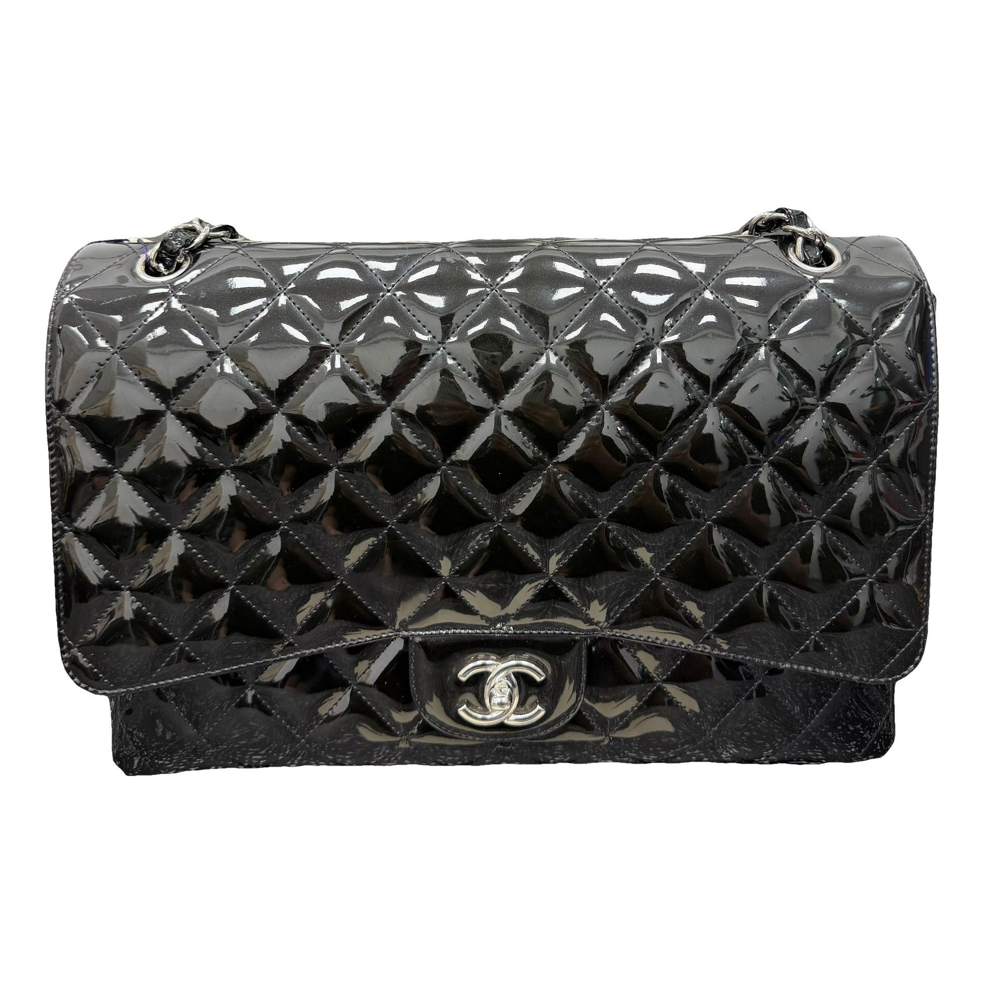 Timeless/Classique patent leather handbag