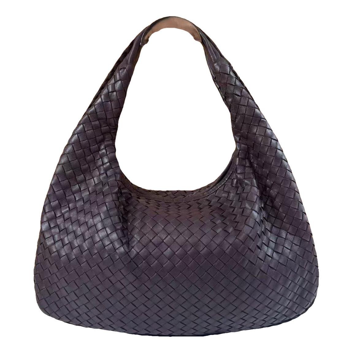 Veneta leather handbag