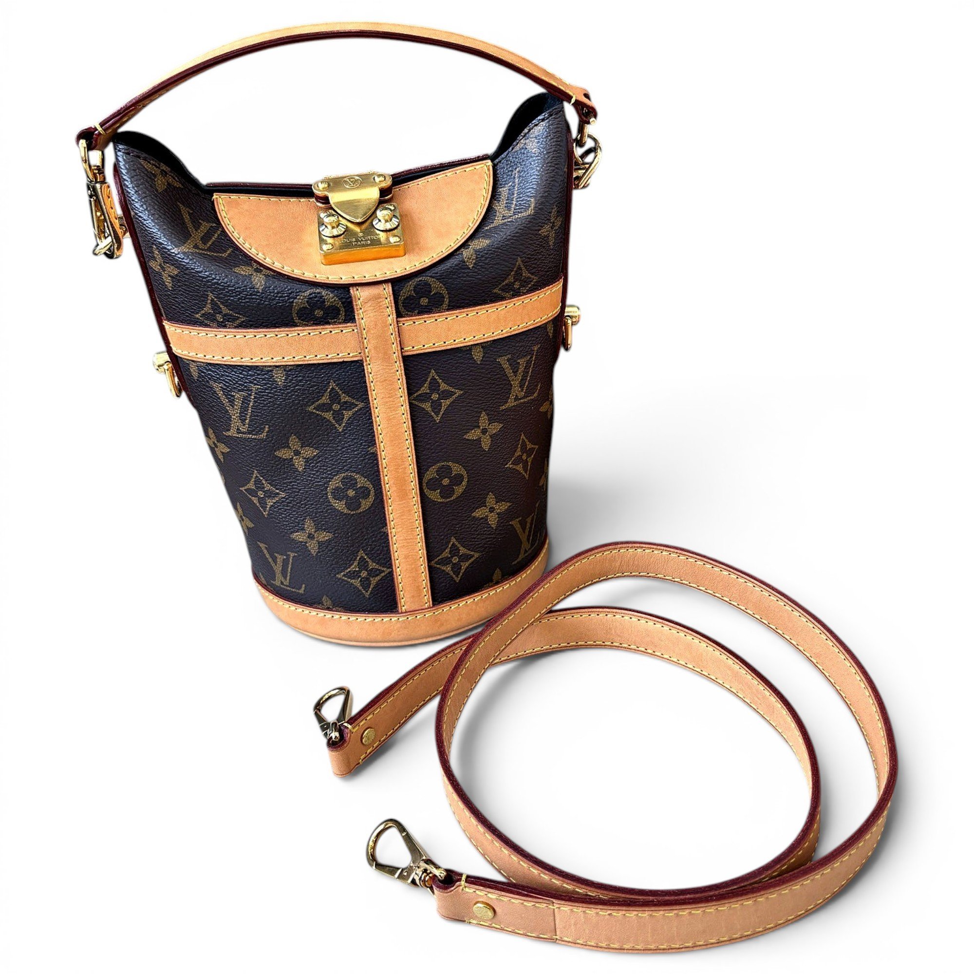 Duffle leather handbag