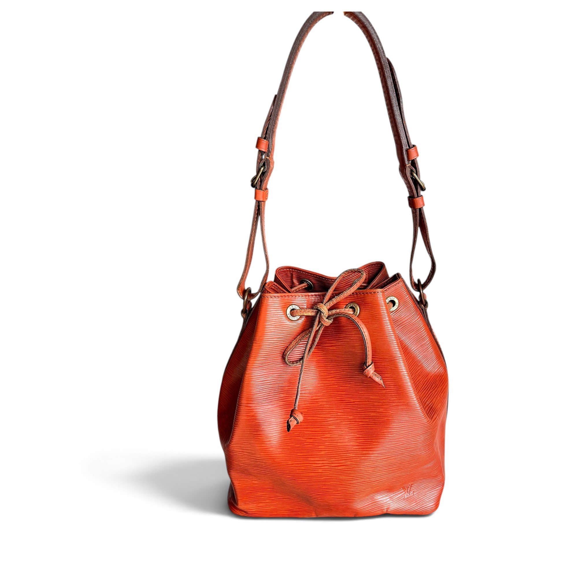 Noé leather handbag