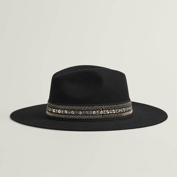 Noir Barbara Harnais Hat