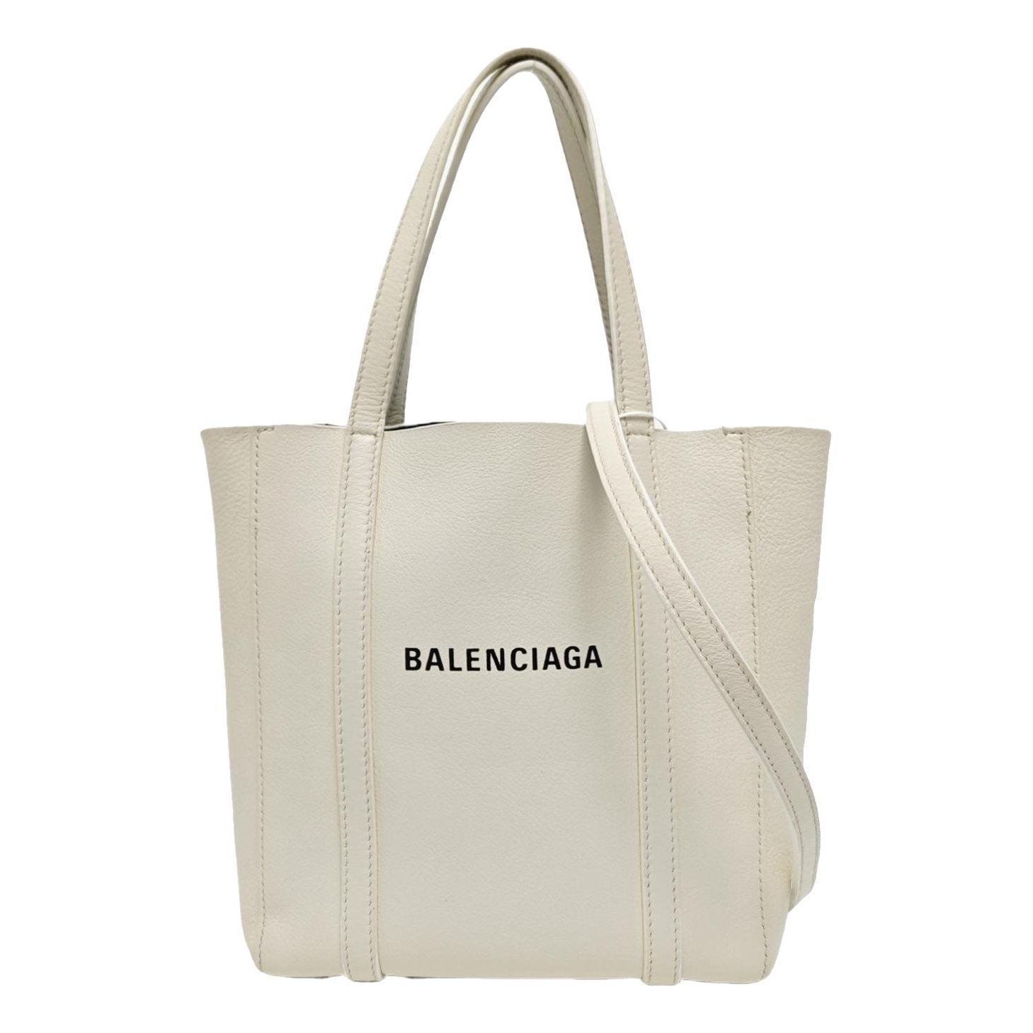 Everyday leather handbag