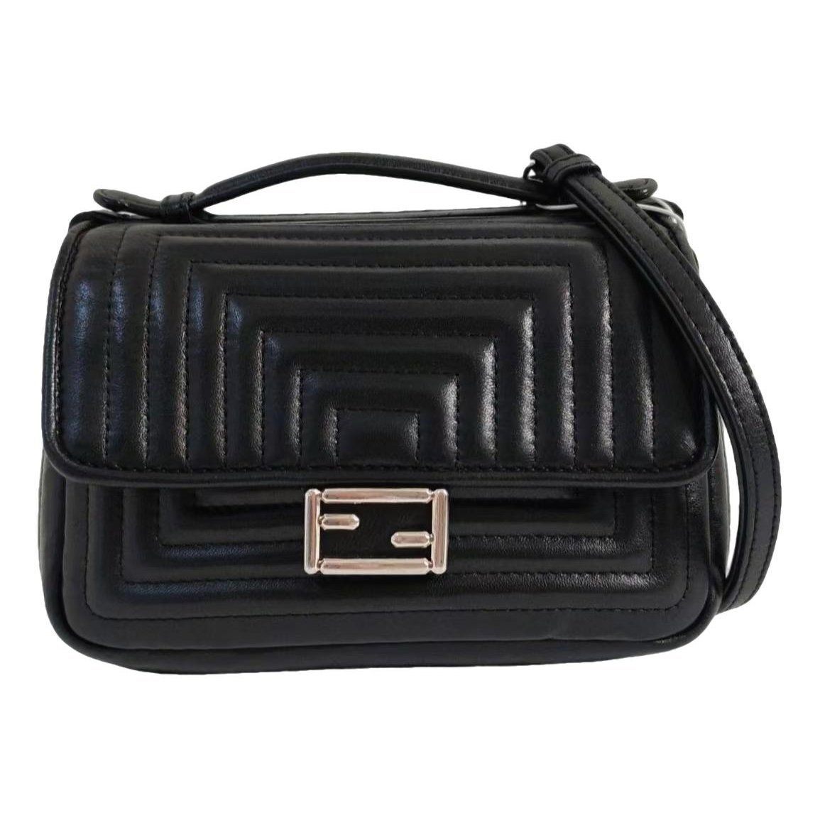 Baguette Chain Midi leather handbag