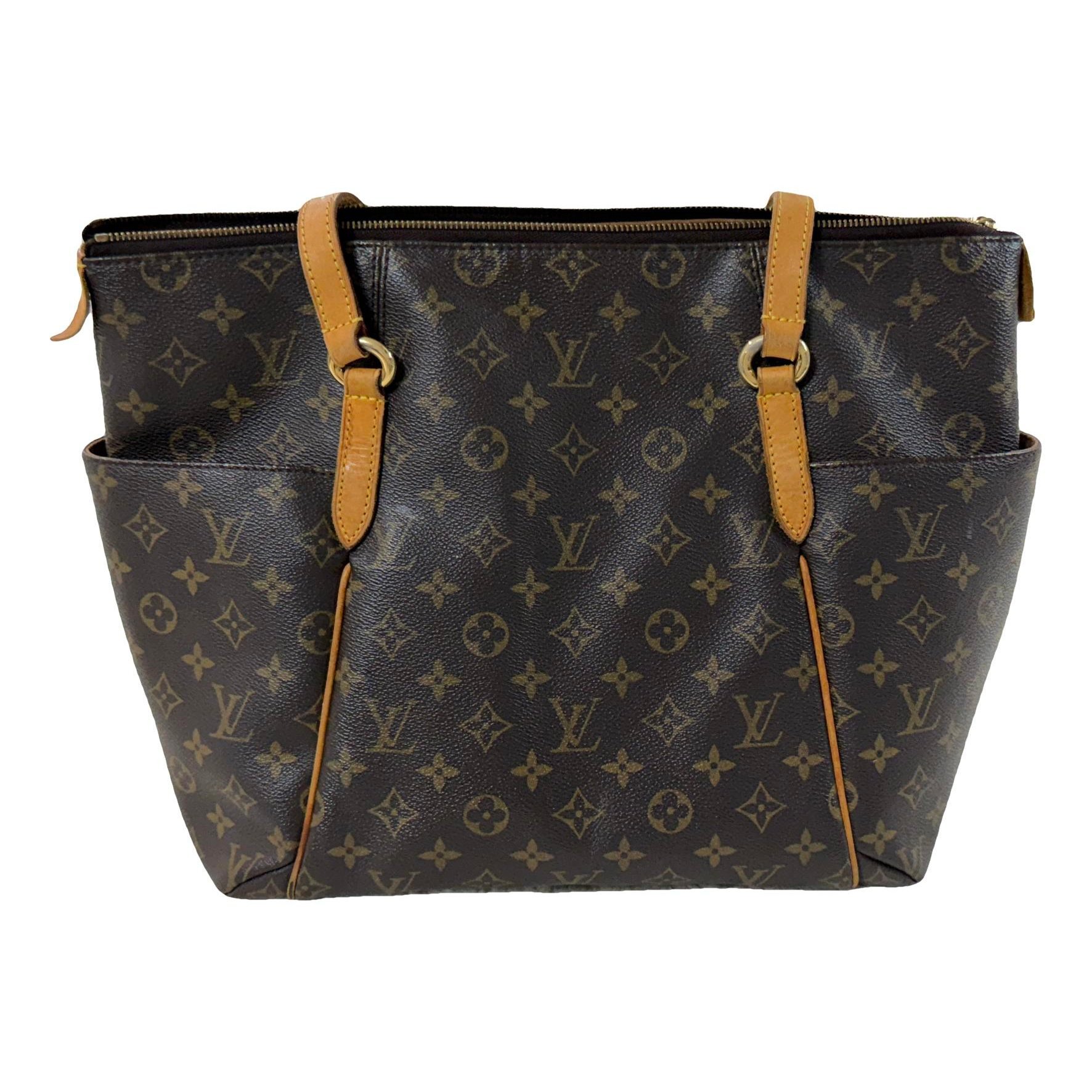 Totally leather handbag