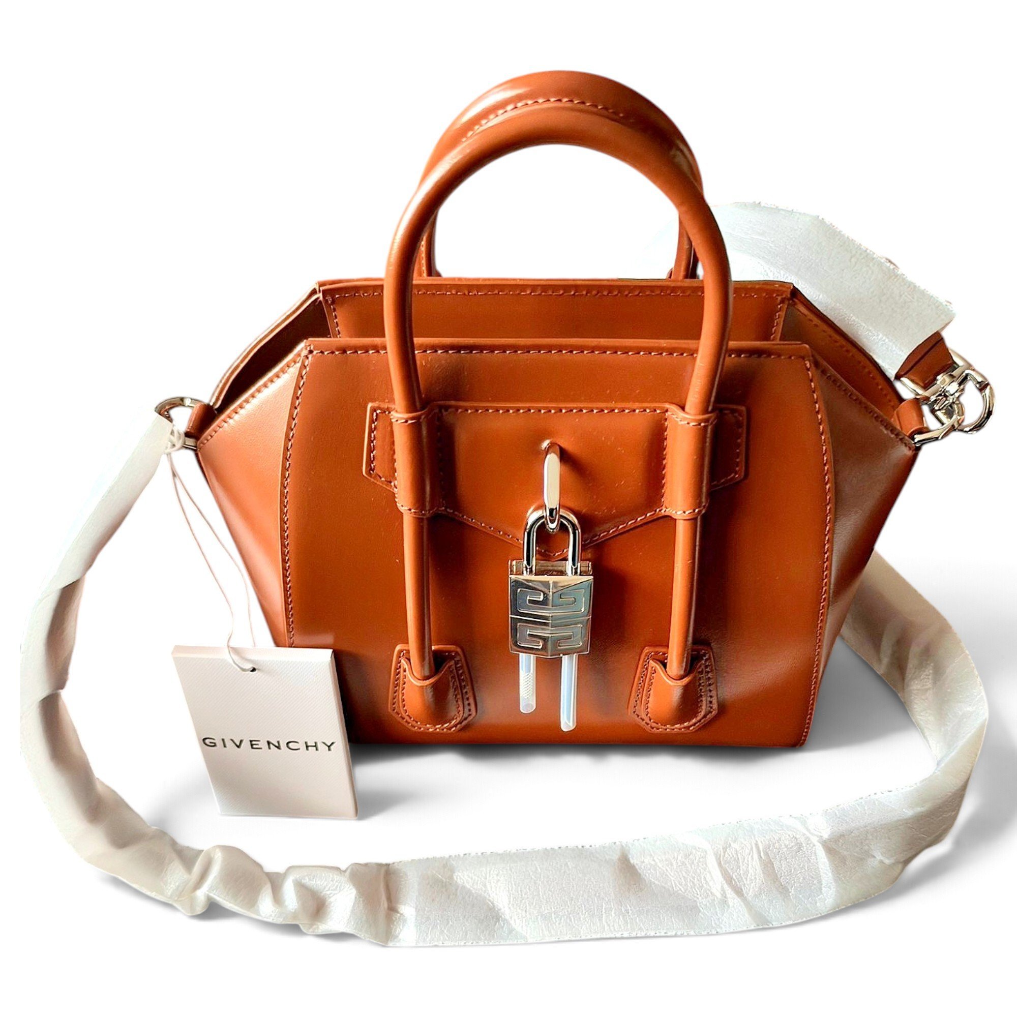 Antigona leather handbag