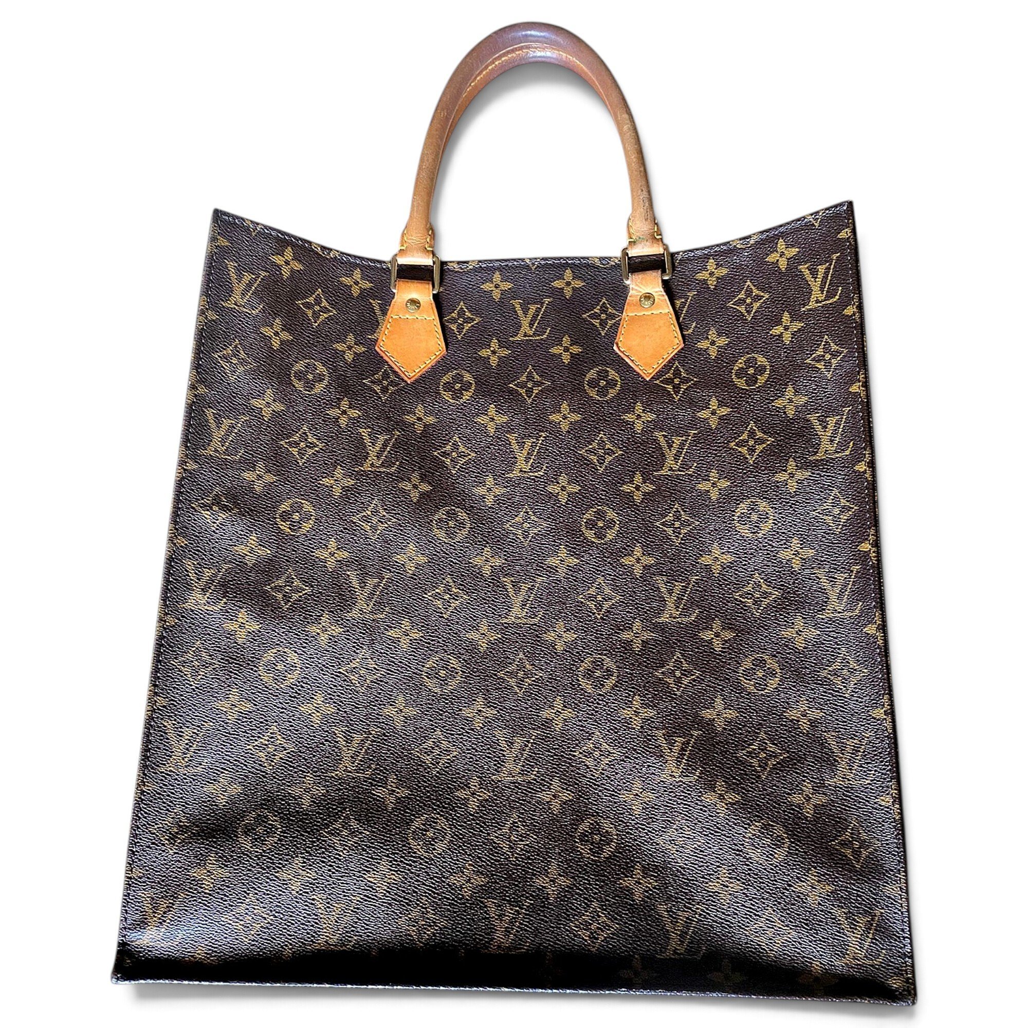Plat leather handbag
