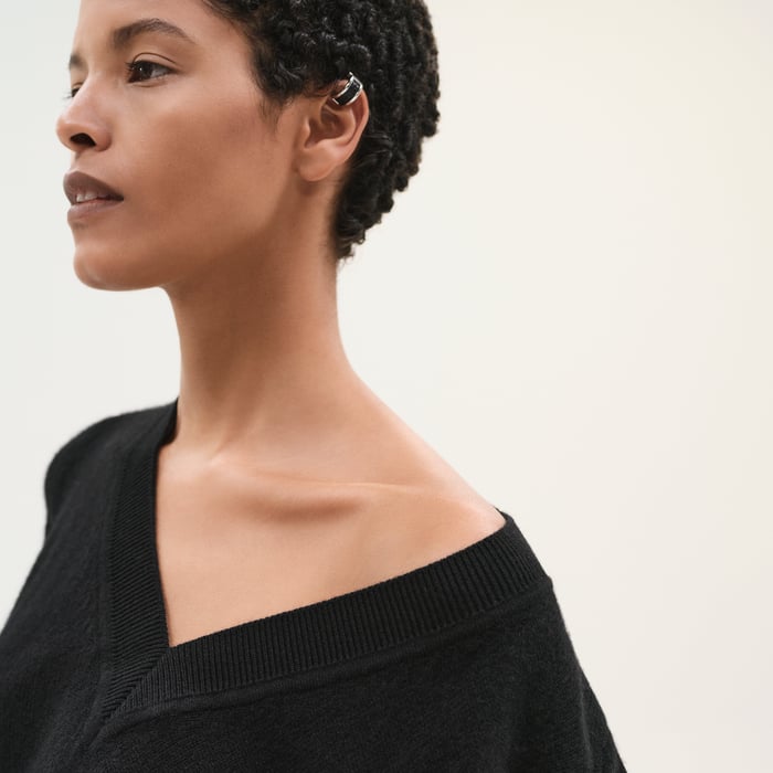 Noir Cashmere Long-sleeve Sweater