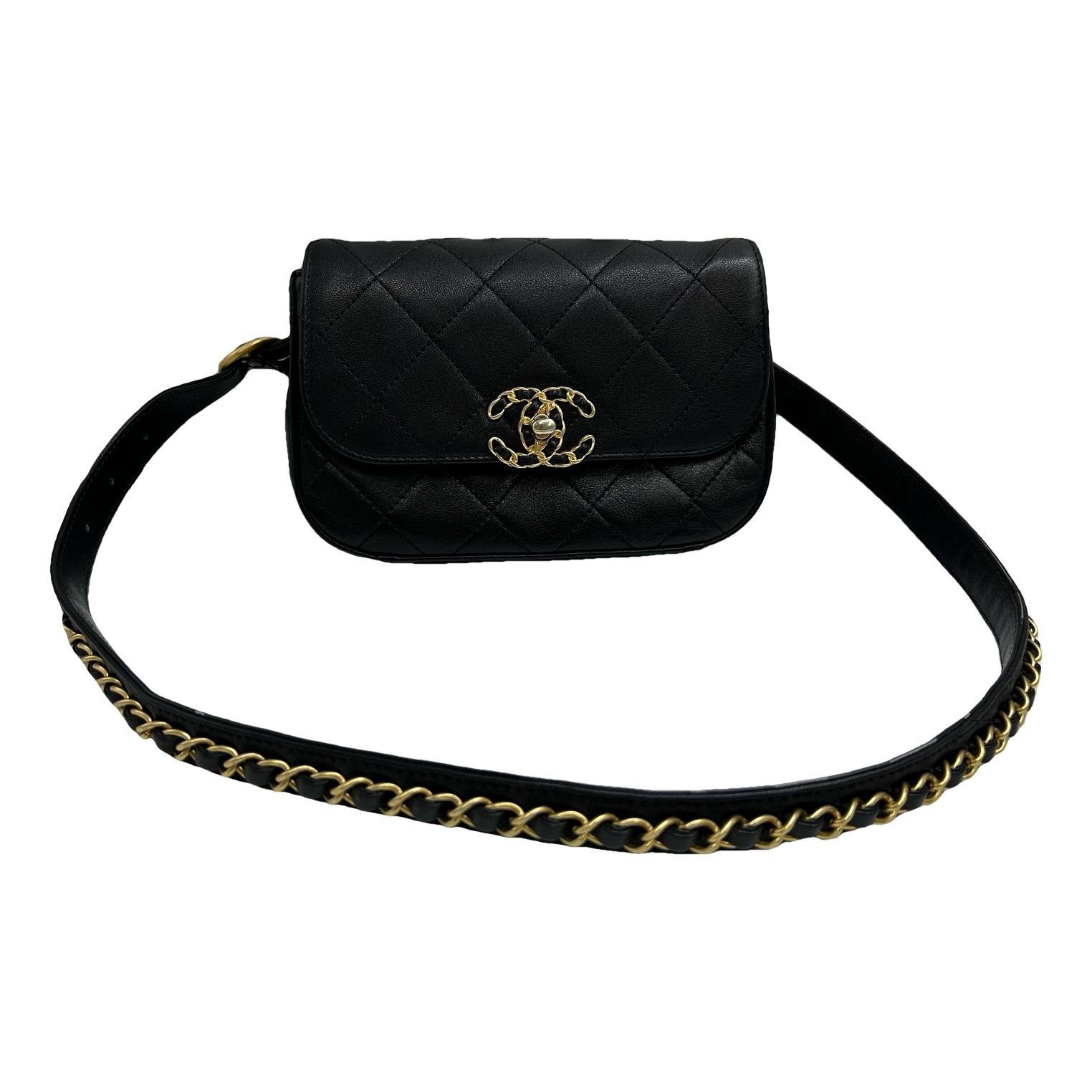 Chanel 19 leather handbag