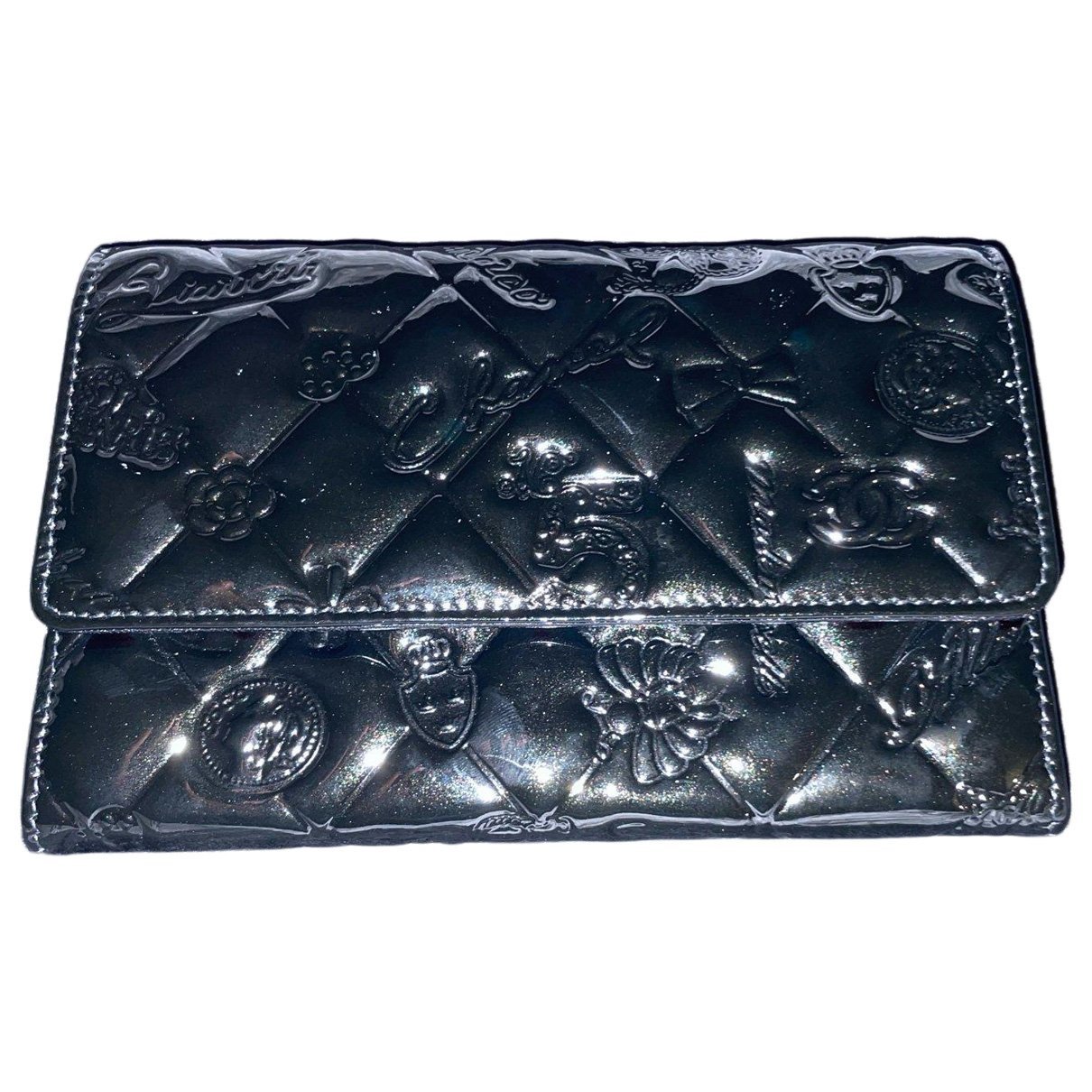 Patent leather handbag