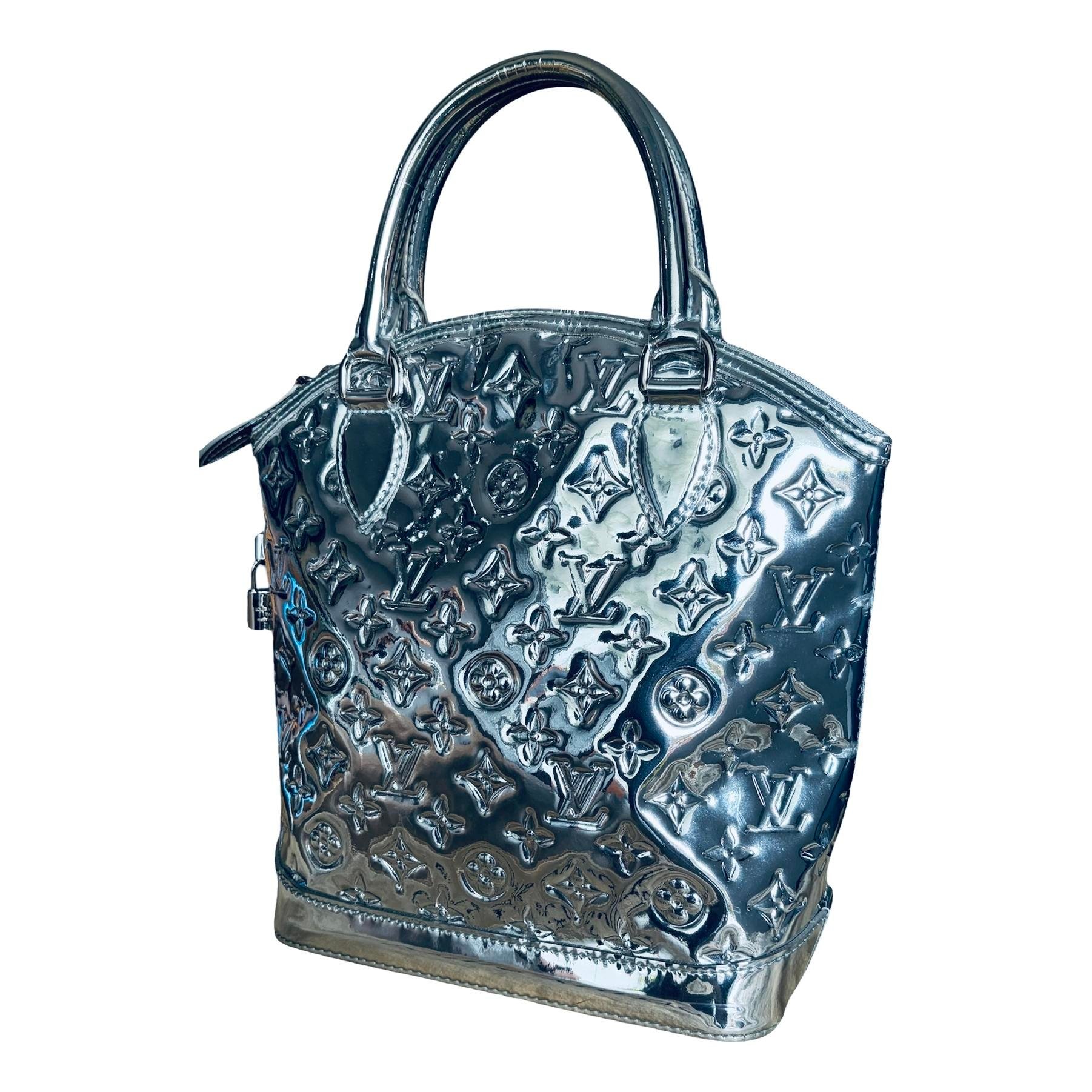 Lockit Vertical patent leather handbag