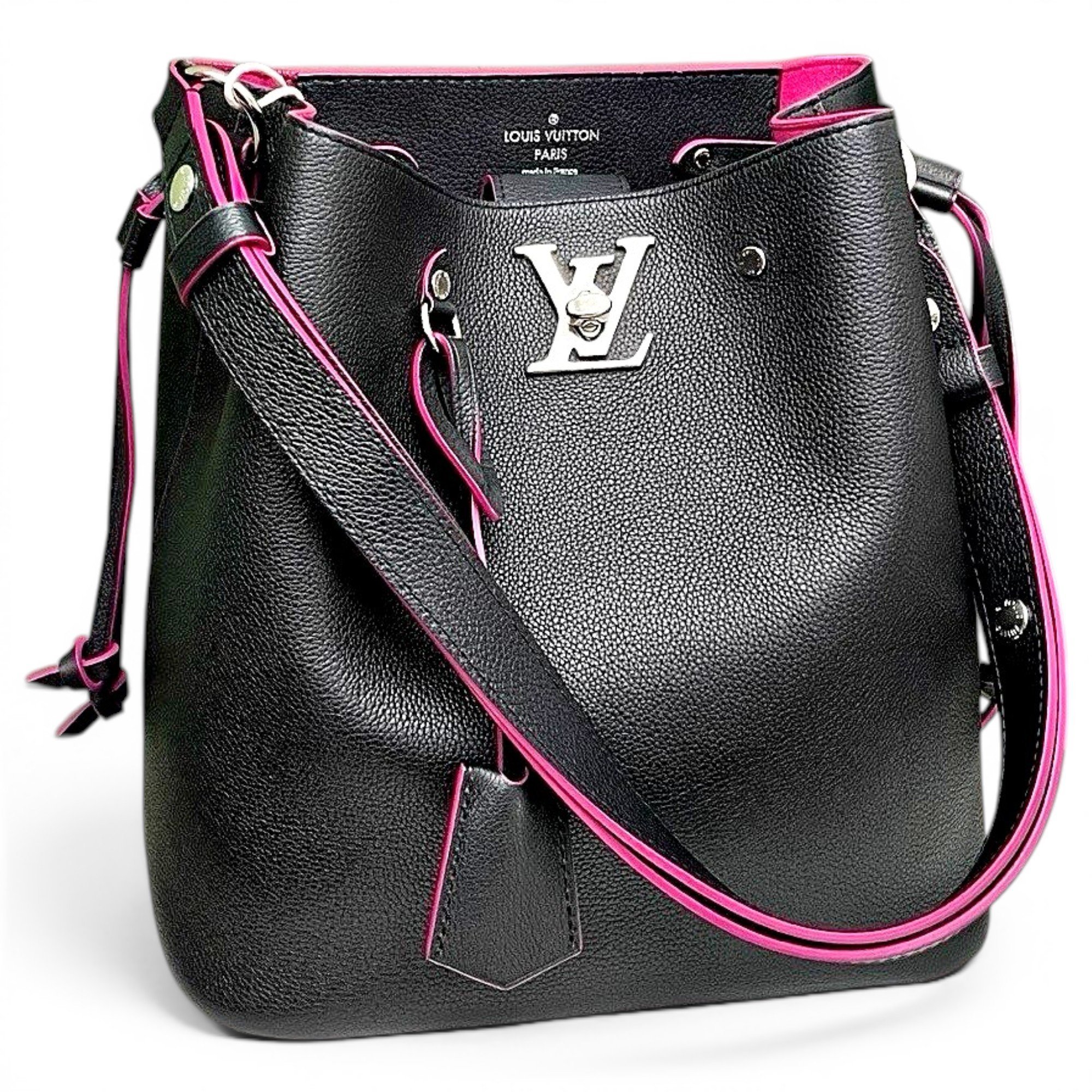 Lockme Bucket leather handbag