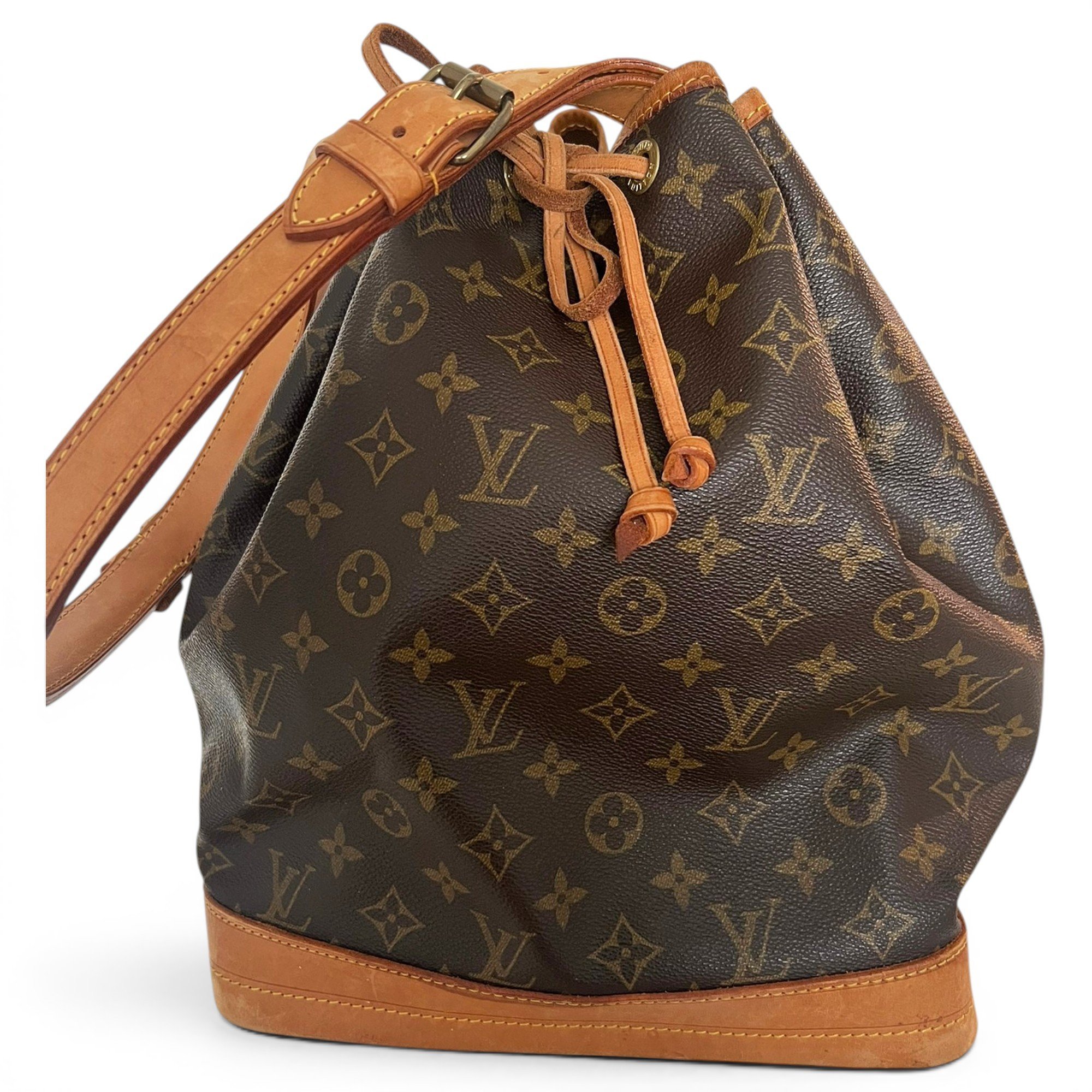 Noé leather handbag